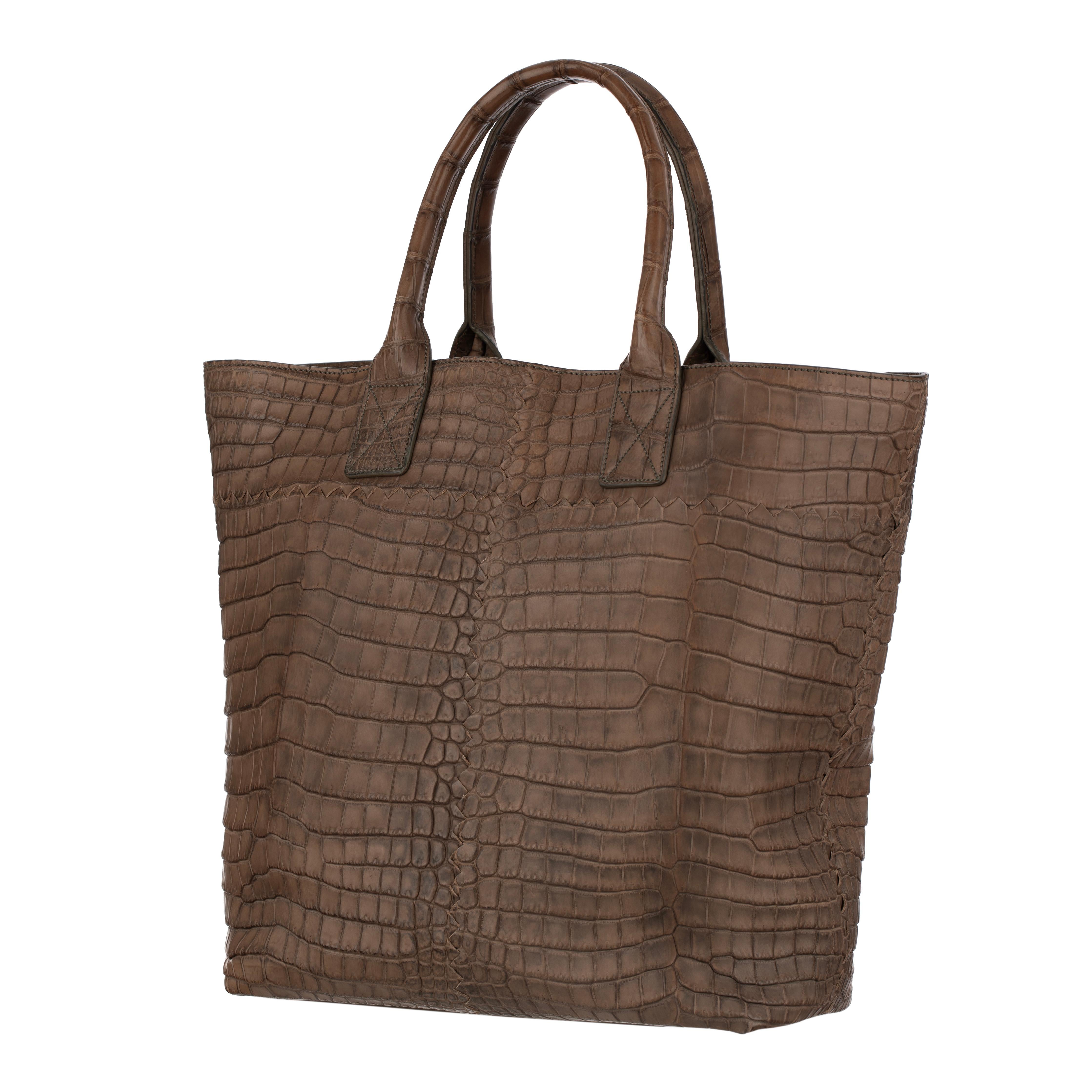 Marrone Bottega Veneta Matte Brown Crocodile Top Handle Tote Weekender in vendita