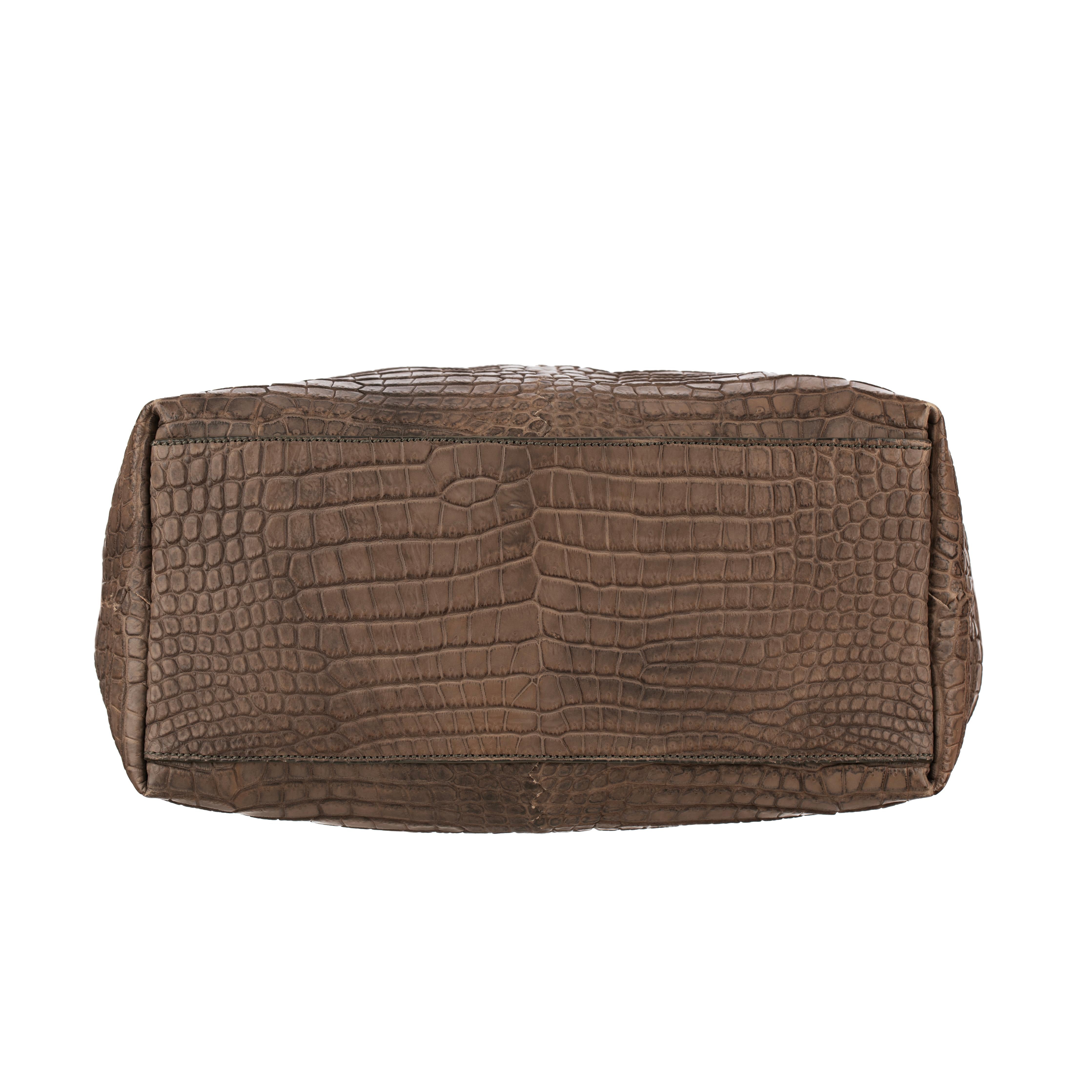 Bottega Veneta Matte Brown Crocodile Top Handle Tote Weekender in vendita 3