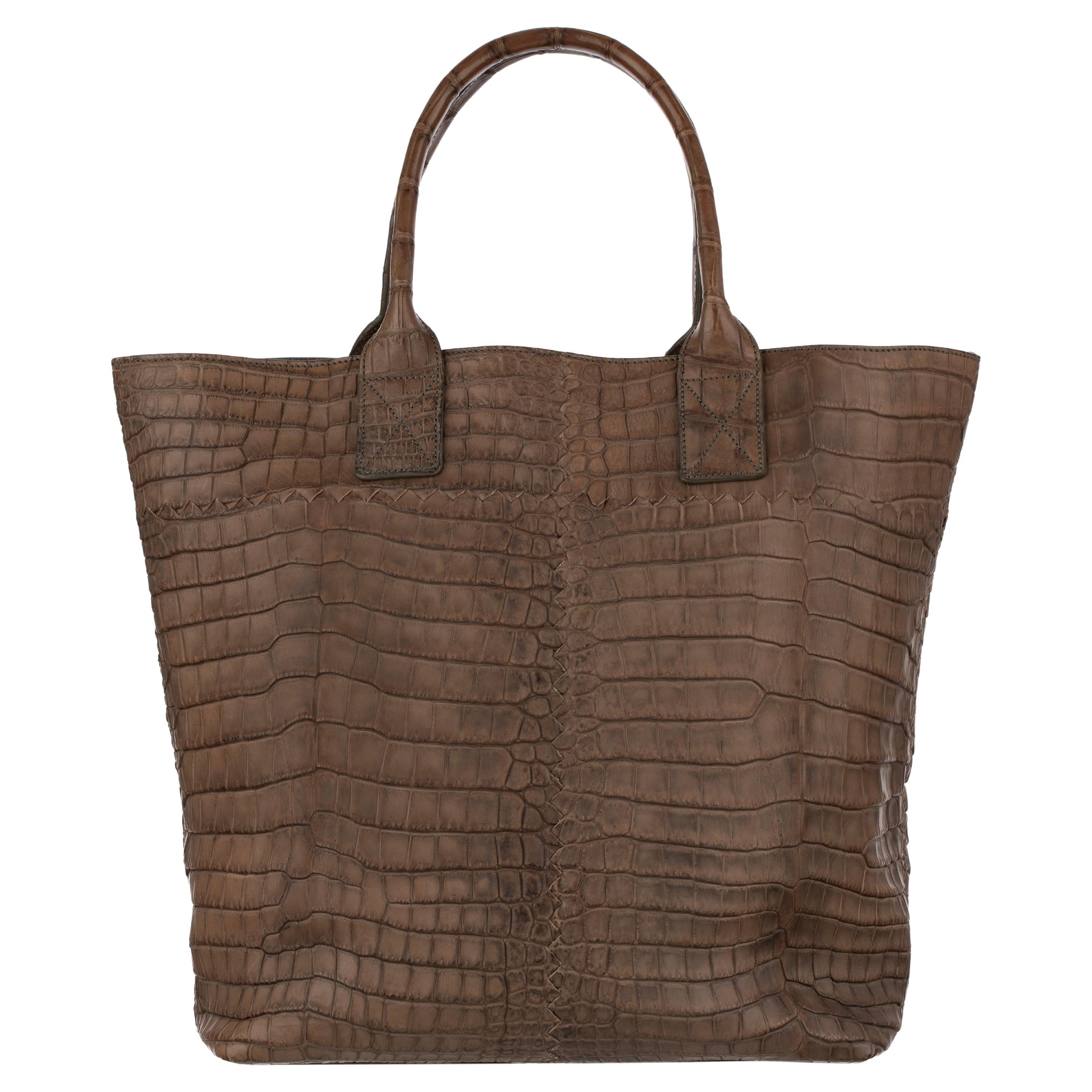 Bottega Veneta Matte Brown Crocodile Top Handle Tote Weekender in vendita