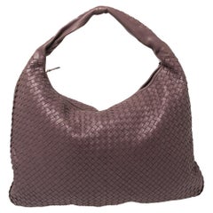 Maxi Veneta Hobo aus Leder von Bottega Veneta in Mauve Intrecciato