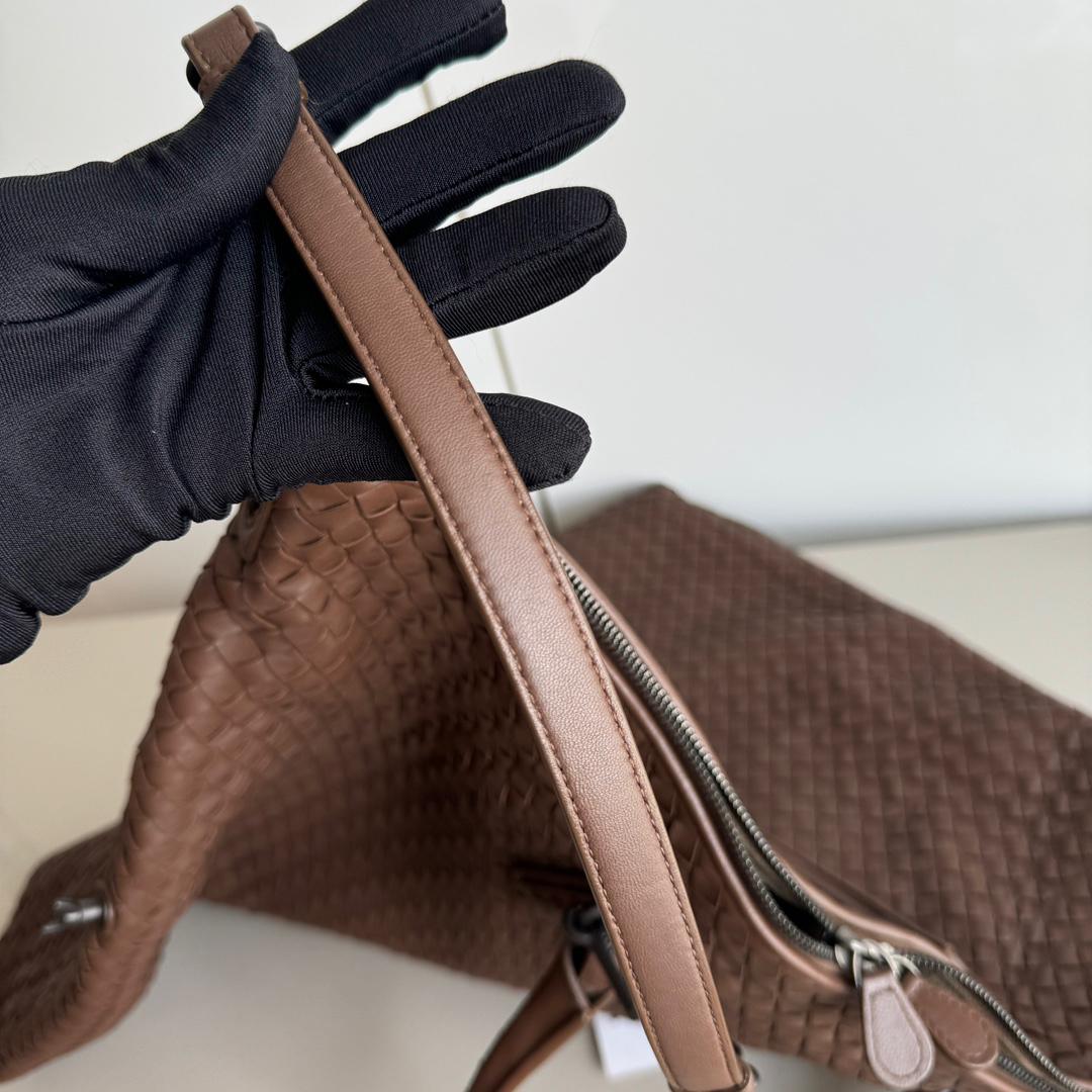 Bottega Veneta Maxi Convertible Tote Bag Chocolate Brown Leather 50cm 10