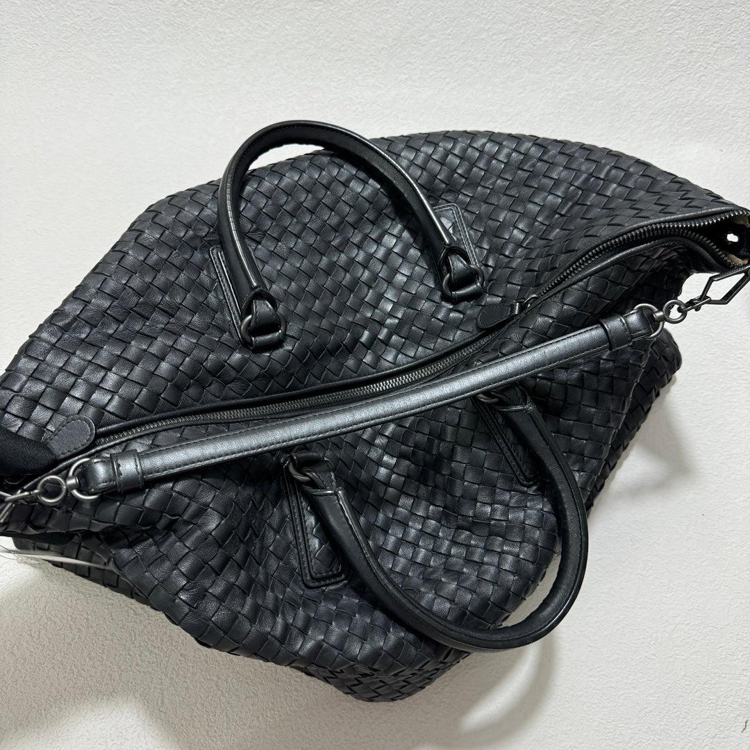 Bottega Veneta Maxi Convertible Tote Bag Hobo Black Leather Two-way Carry 50cm In Excellent Condition In AUBERVILLIERS, FR