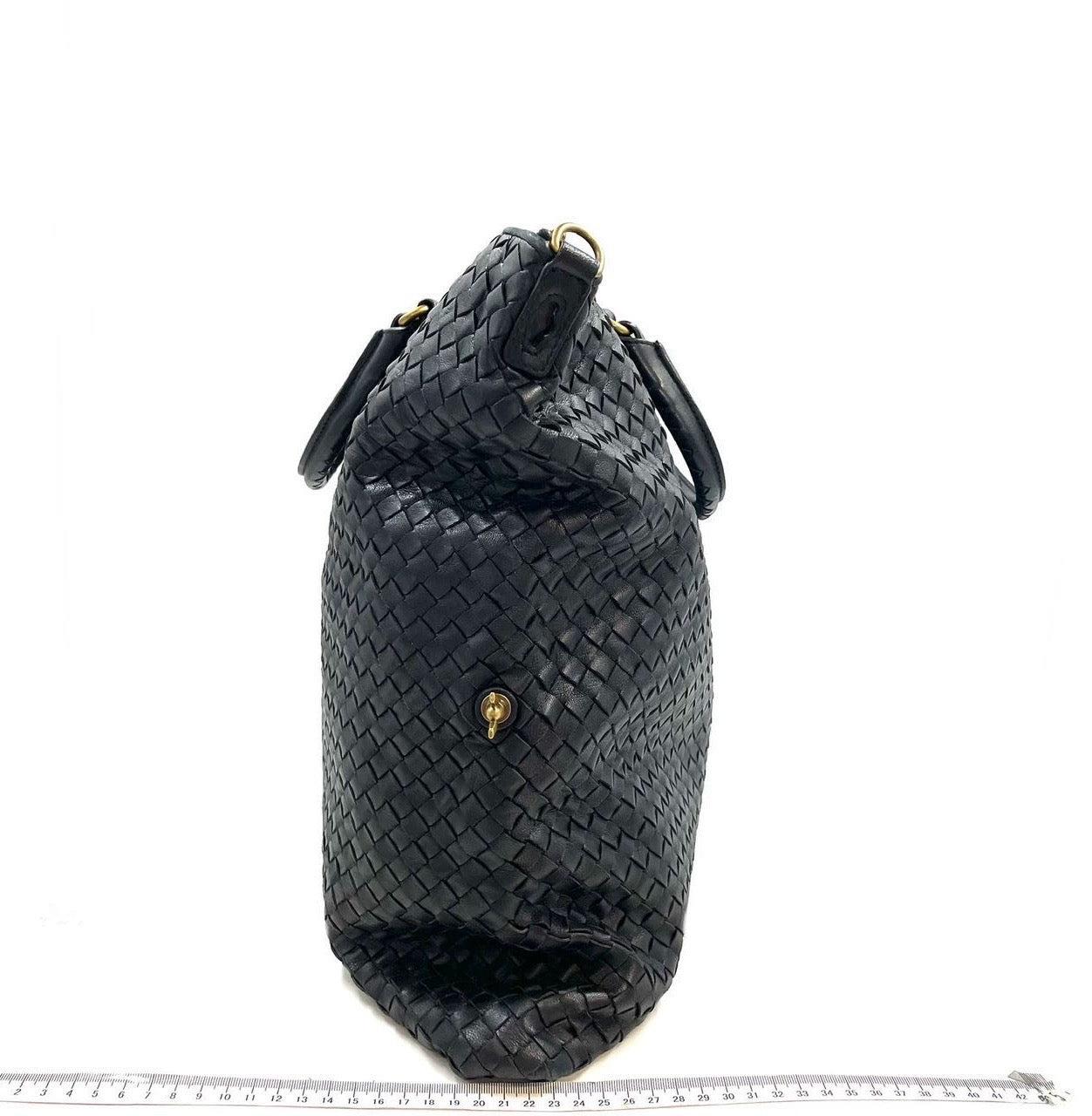 Bottega Veneta Maxi Bolso Tote Convertible Hobo Cuero Negro Bidireccional 50cm en venta 2