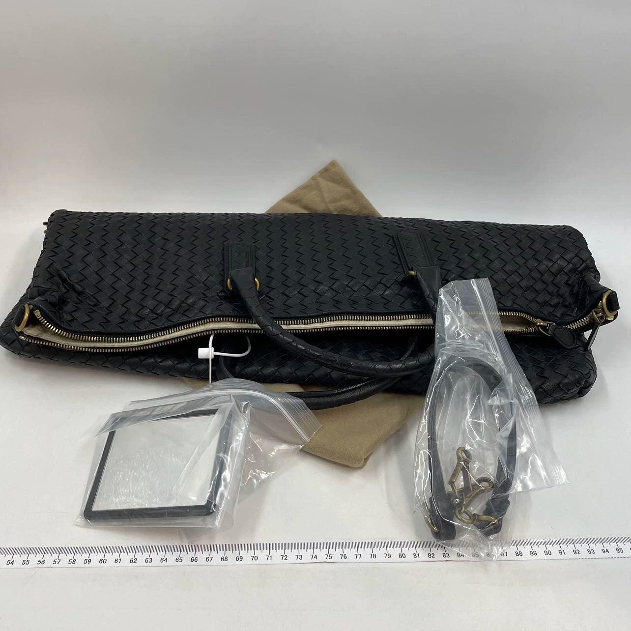 Bottega Veneta Maxi Bolso Tote Convertible Hobo Cuero Negro Bidireccional 50cm en venta 4
