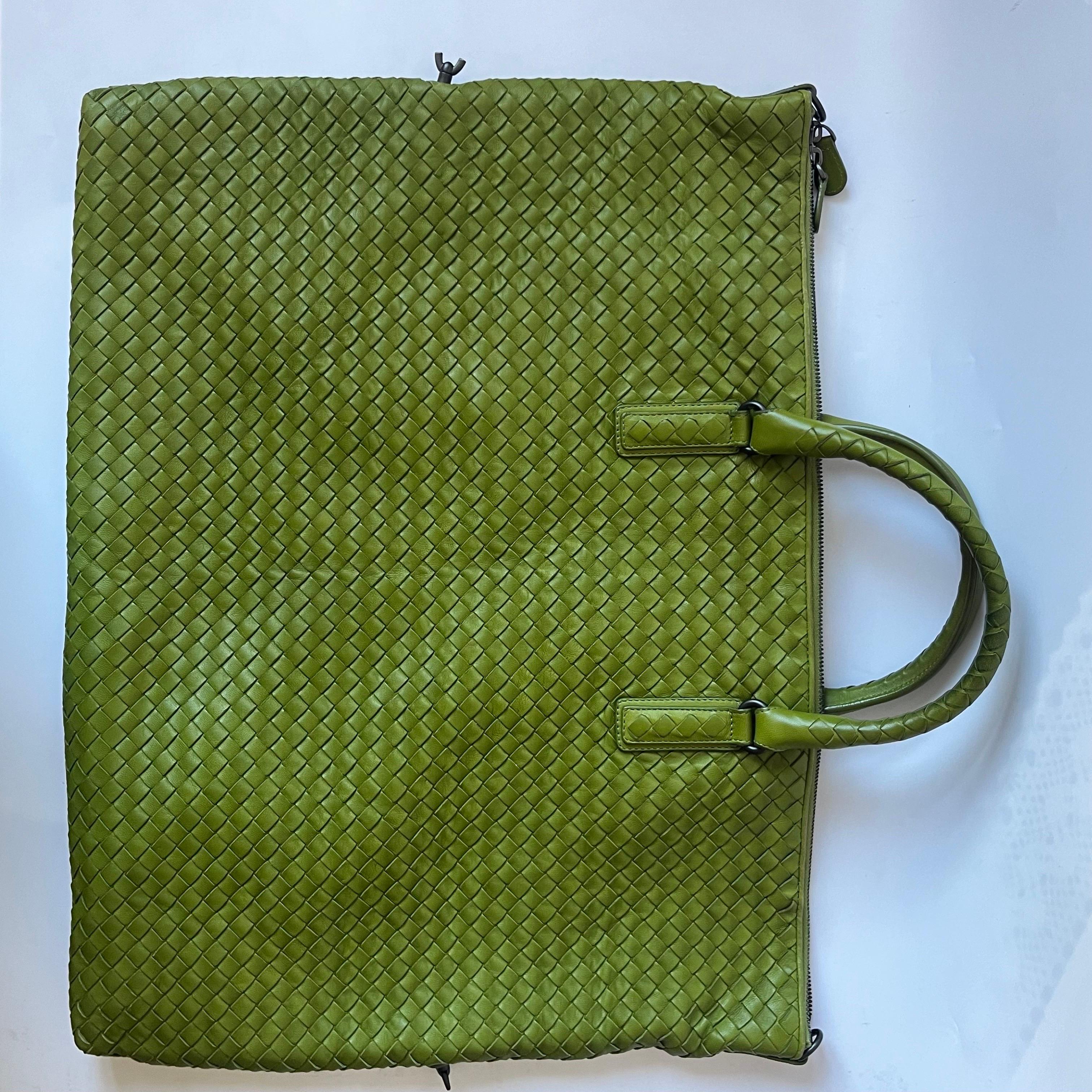 Bottega Veneta Maxi Convertible Tote Bag Hobo Dark Navy Leather Two-way Carry 50cm
 These are professional photos of the actual bag.
 This Bottega Veneta Convertible Tote Bag is an exceptional piece of luxury, crafted from iconic lambskin leather