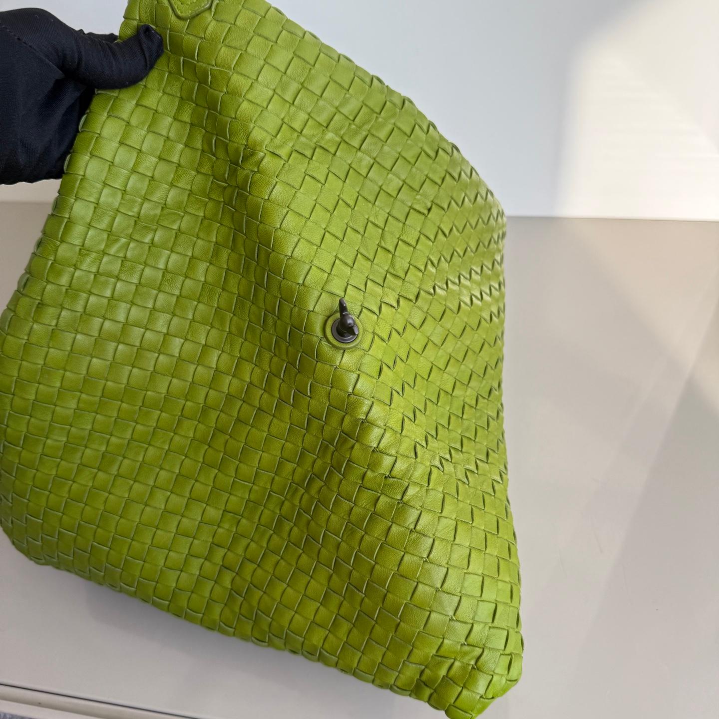 Bottega Veneta Maxi Convertible Tote Bag Hobo Green Leather Two-way Carry 52cm 1