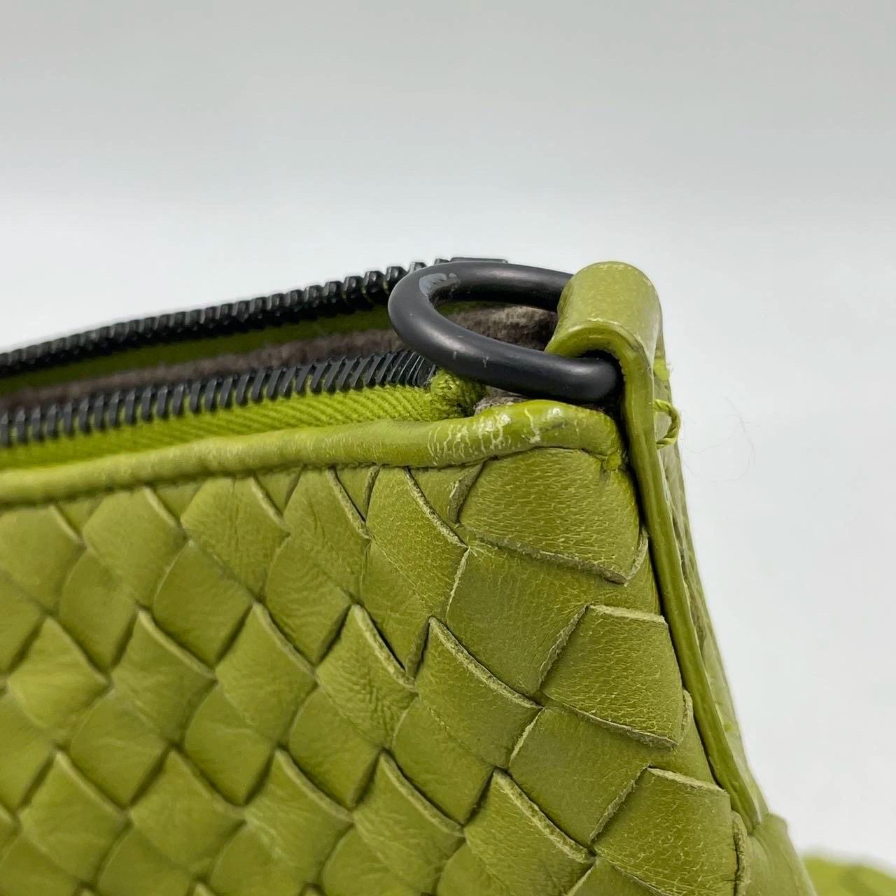 Bottega Veneta Maxi Convertible Fourre-tout Hobo en cuir vert à deux voies 52 cm en vente 4