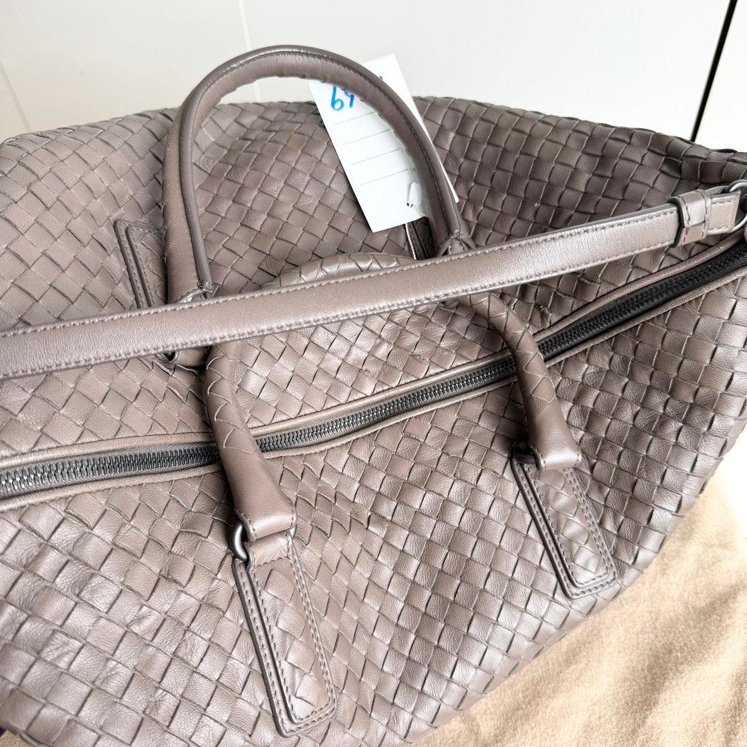 Bottega Veneta Maxi Convertible Tote Bag Hobo Grey Leather Two-way Carry 50cm In Excellent Condition In AUBERVILLIERS, FR