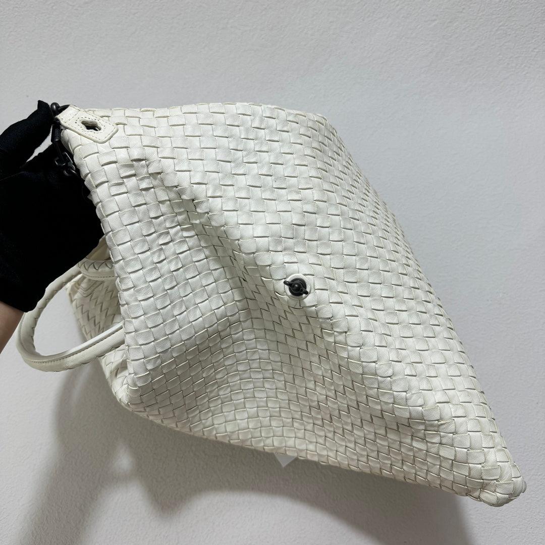 Gray Bottega Veneta Maxi Convertible Tote Bag White Leather Two-way Carry 50cm