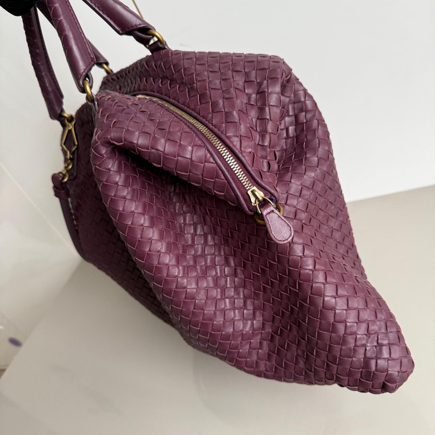 Women's Bottega Veneta Maxi Convertible Tote Bag Wine Burgundy Leather Gold Hardware 50c For Sale