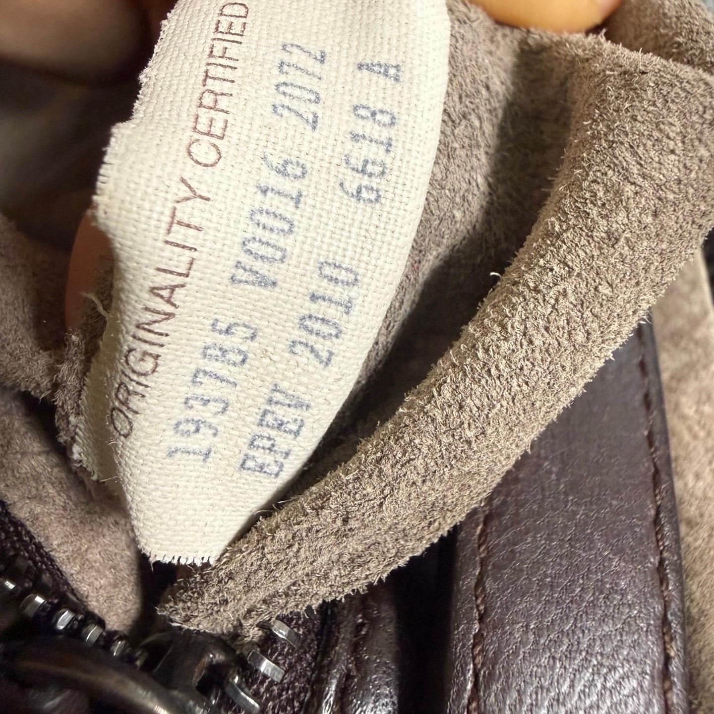 Bottega Veneta Maxi Convertible Tote in pelle marrone cioccolato scuro 50cm in vendita 5