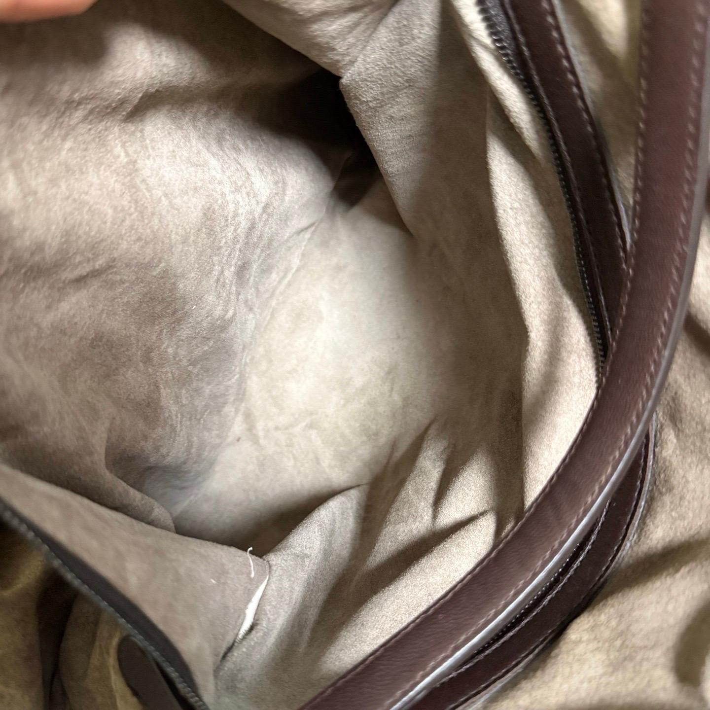 Bottega Veneta Maxi Convertible Tote in pelle marrone cioccolato scuro 50cm in vendita 6