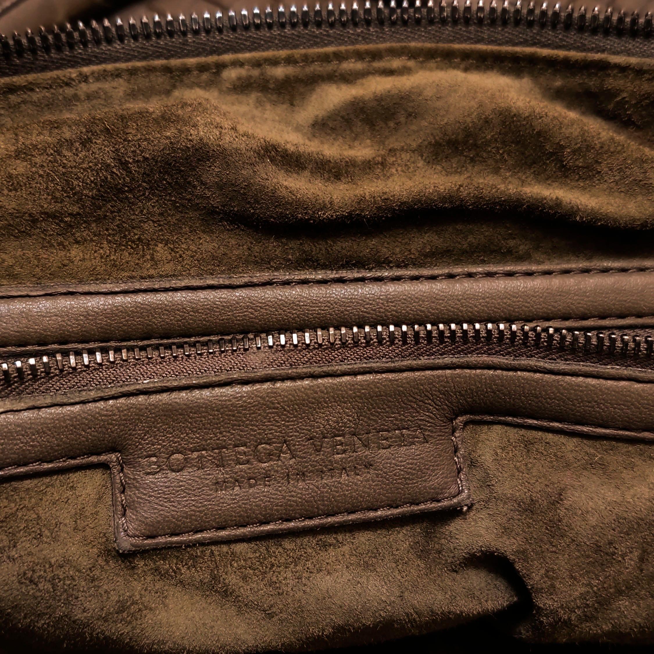 Bottega Veneta Maxi Convertible Tote Dark Chocolate Brown Leather 50cm en vente 8