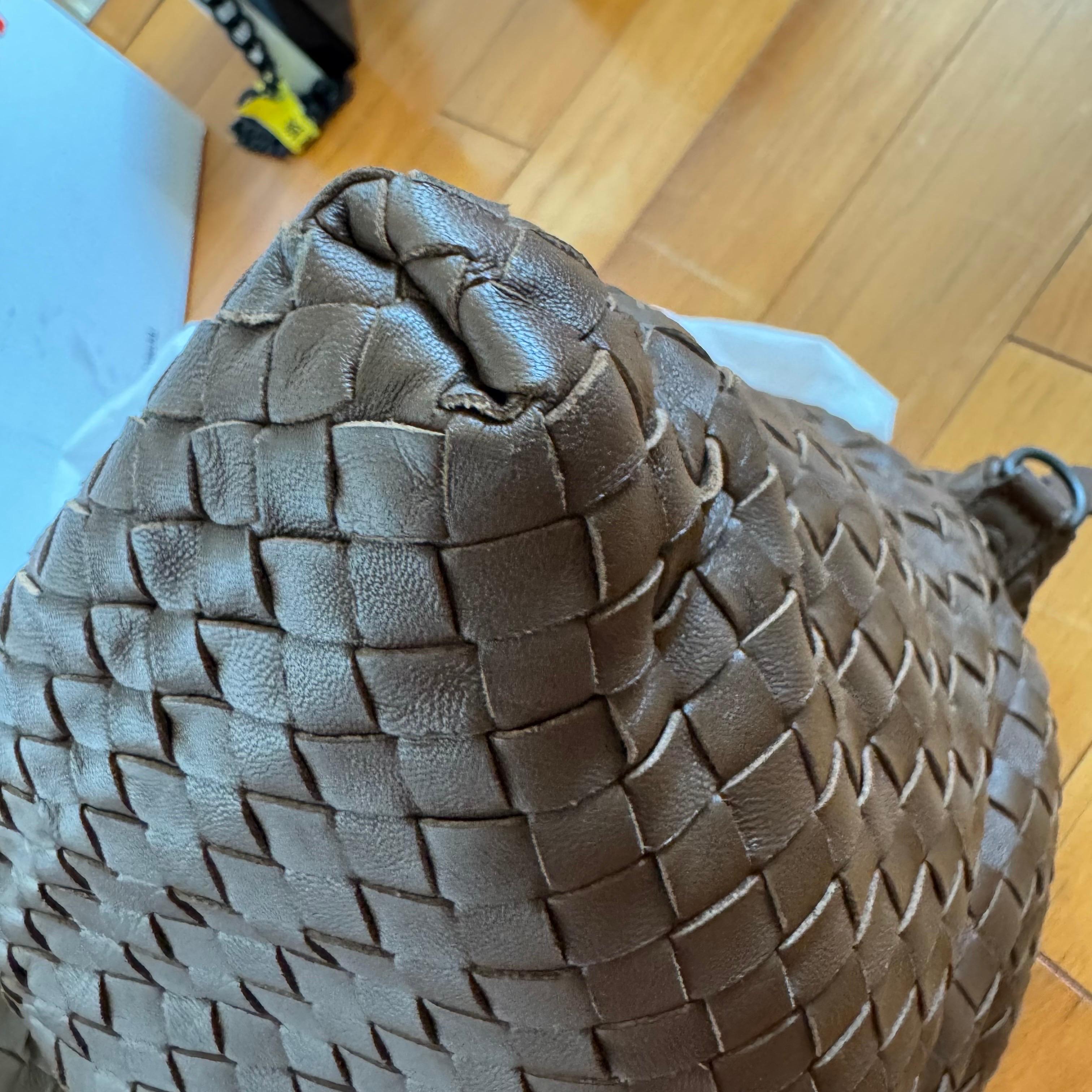 Bottega Veneta Maxi Convertible Tote Dark Chocolate Brown Leather 50cm en vente 8