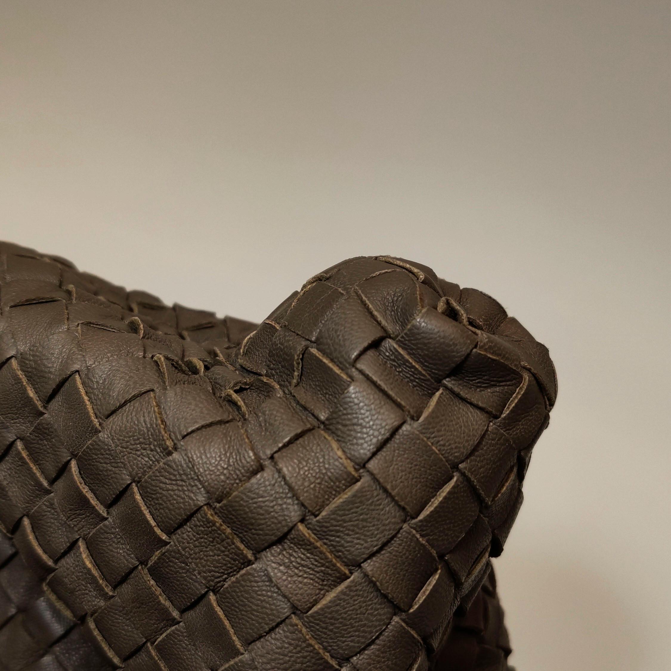 Bottega Veneta Maxi Convertible Tote Dark Chocolate Brown Leather 50cm en vente 9
