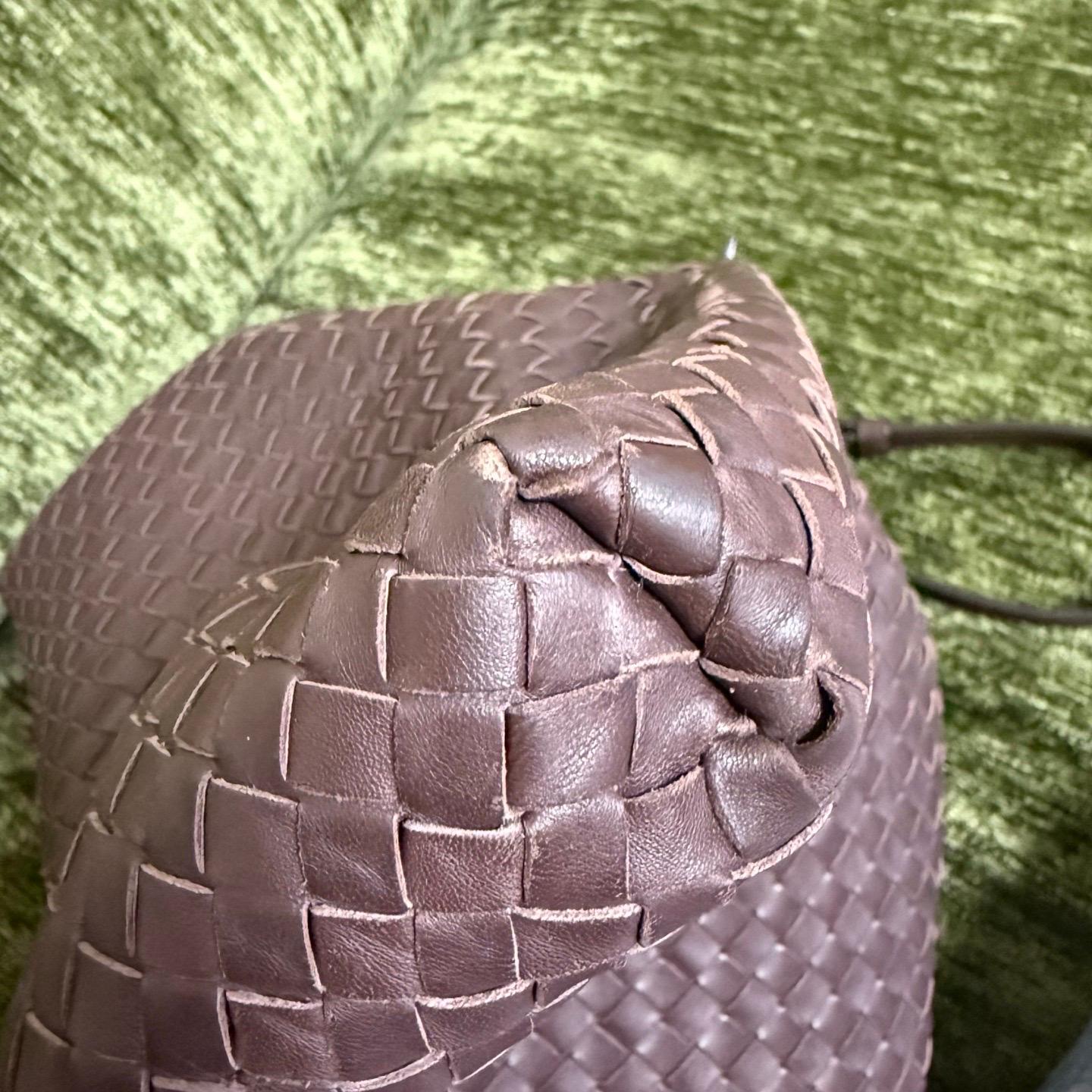 Bottega Veneta Maxi Convertible Tote in pelle marrone cioccolato scuro 50cm in vendita 8