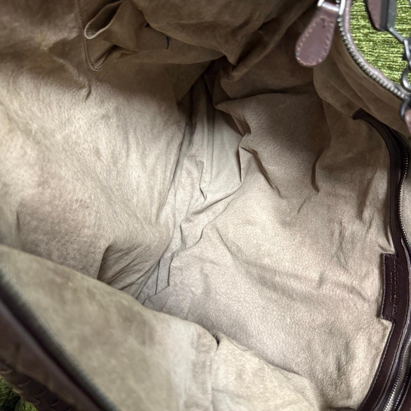 Bottega Veneta Maxi Convertible Tote in pelle marrone cioccolato scuro 50cm in vendita 9