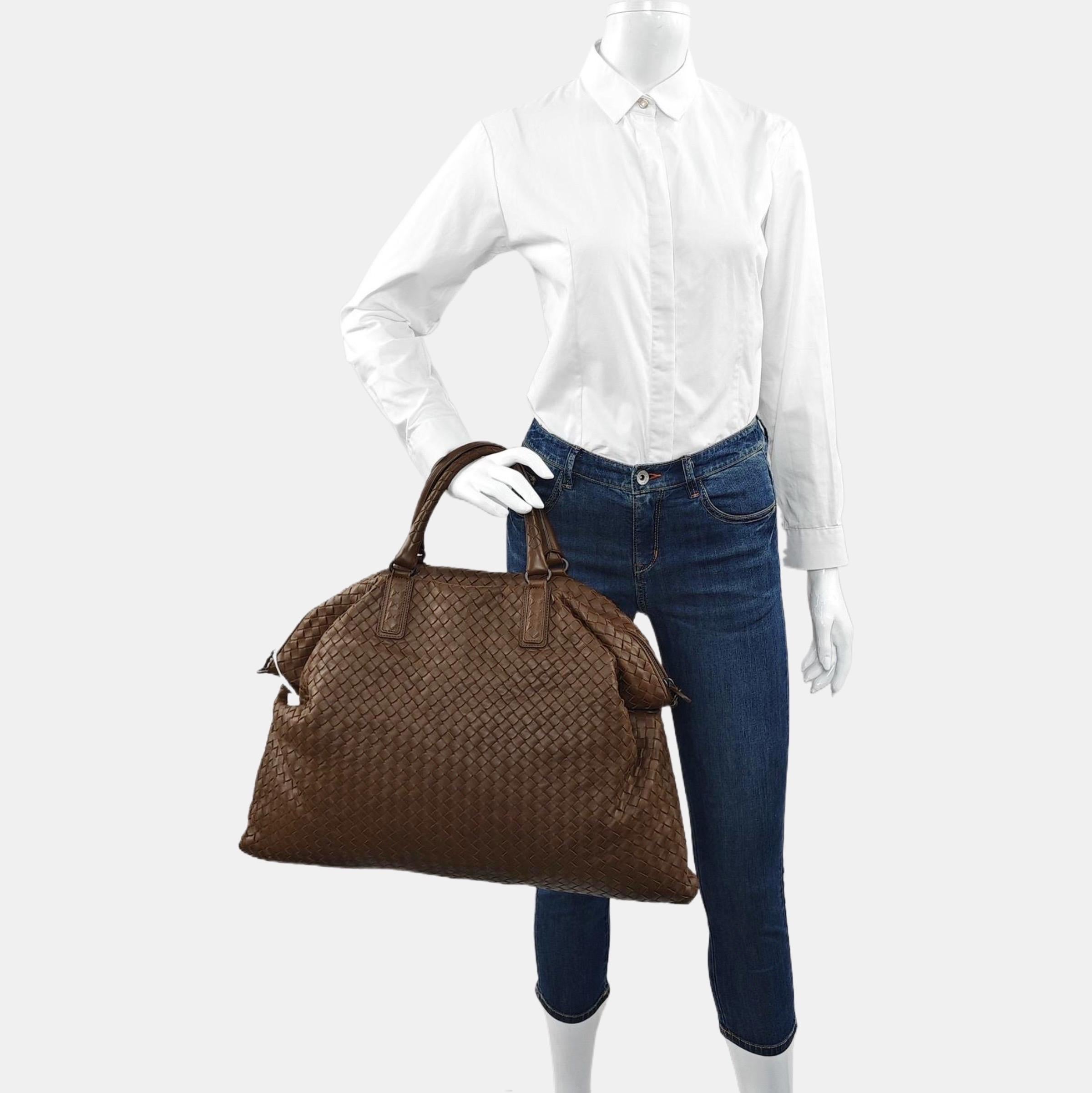 Bottega Veneta Maxi Convertible Tote Dark Chocolate Brown Leather 50cm en vente 1