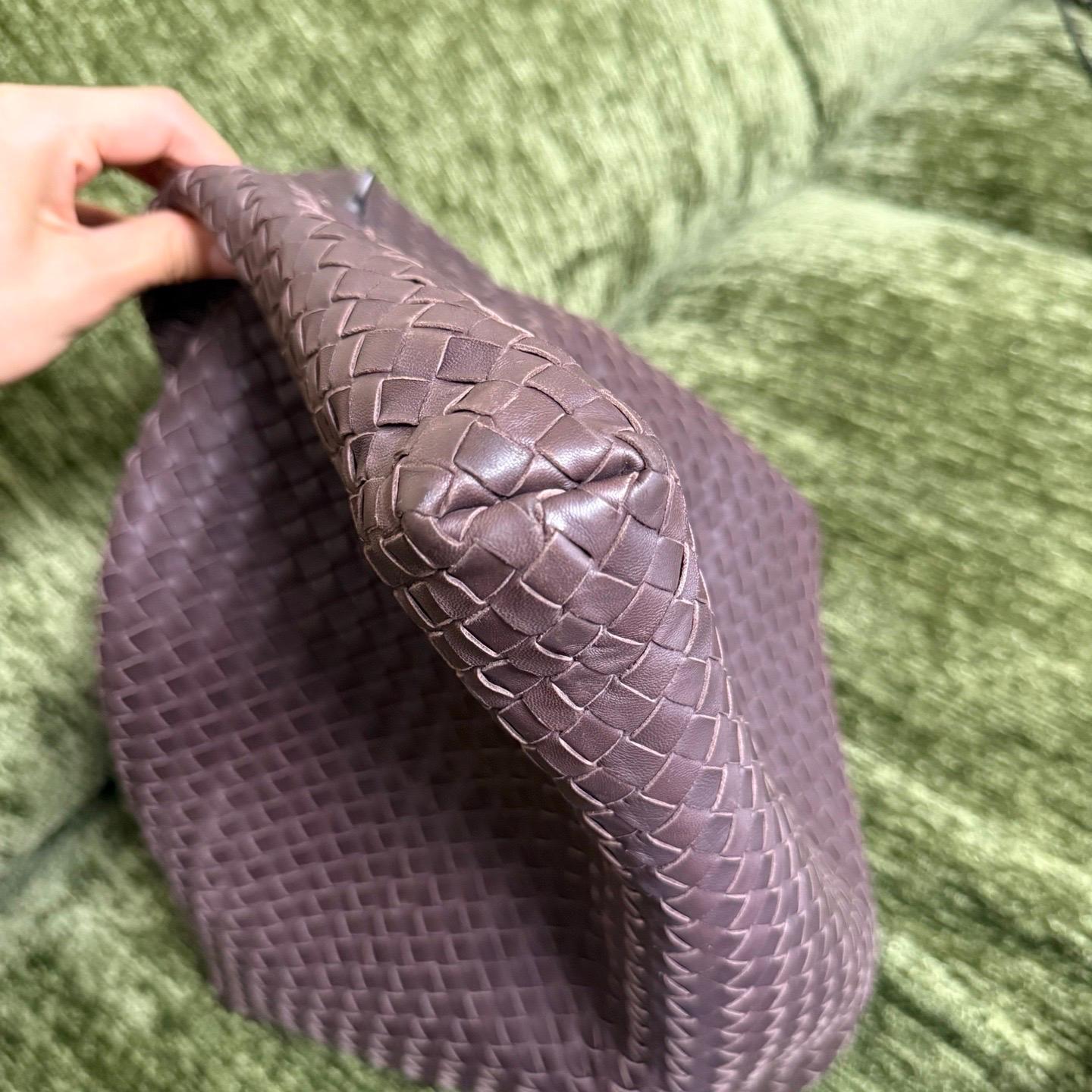 Bottega Veneta Maxi Convertible Tote in pelle marrone cioccolato scuro 50cm in vendita 3