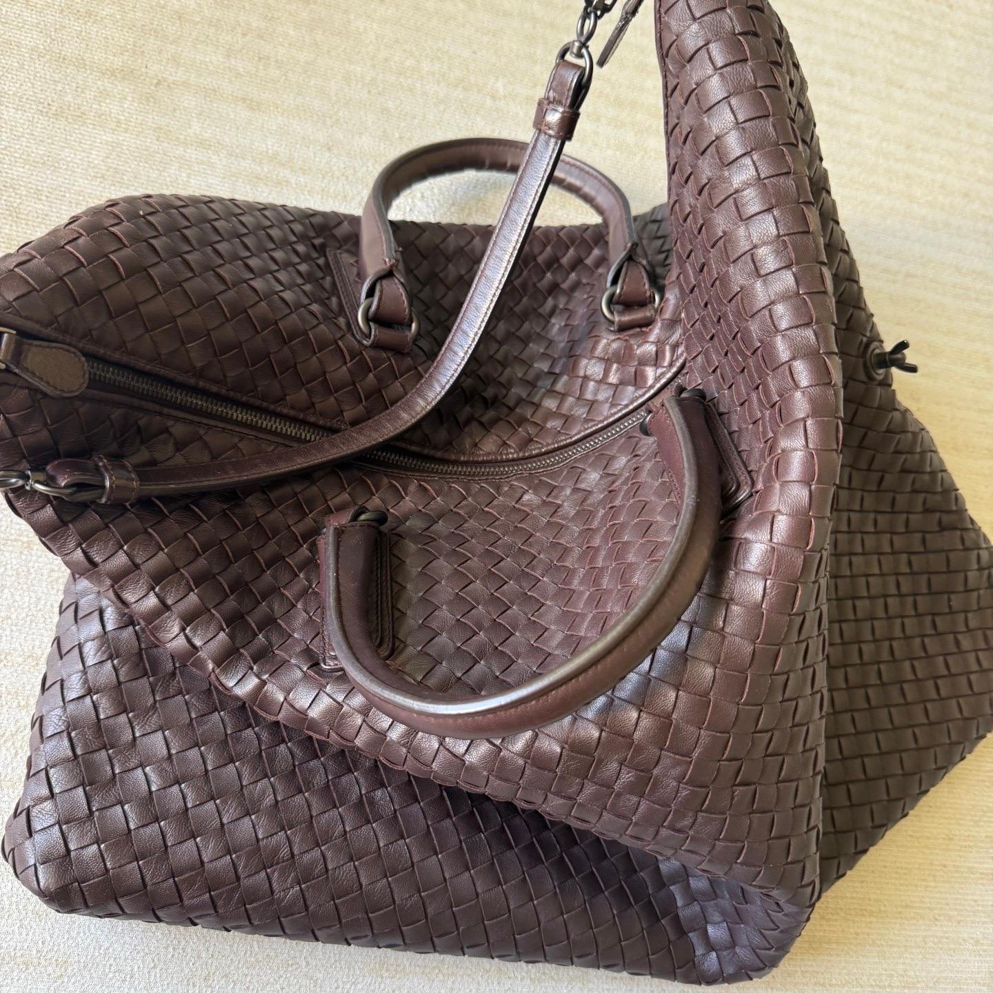 Bottega Veneta Maxi Convertible Tote Cuir marron chocolat foncé Excellent état - En vente à AUBERVILLIERS, FR