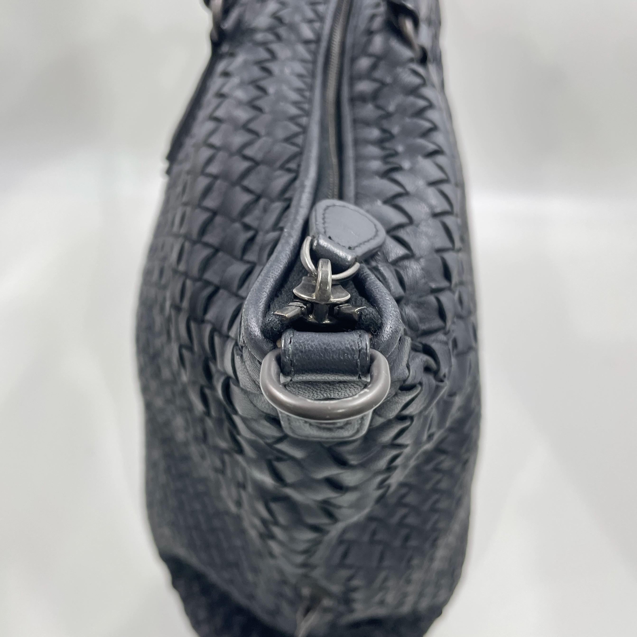 Bottega Veneta Maxi Convertible Tote Dark Navy Leather 50cm en vente 6