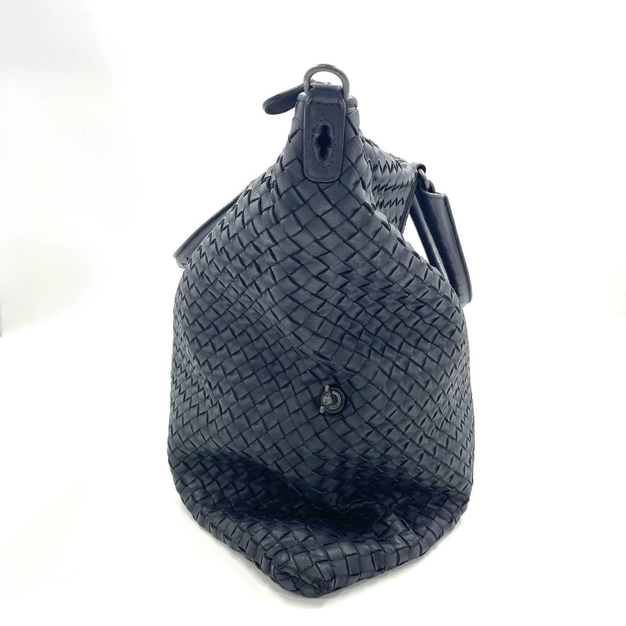 Noir Bottega Veneta Maxi Convertible Tote Dark Navy Leather 50cm en vente