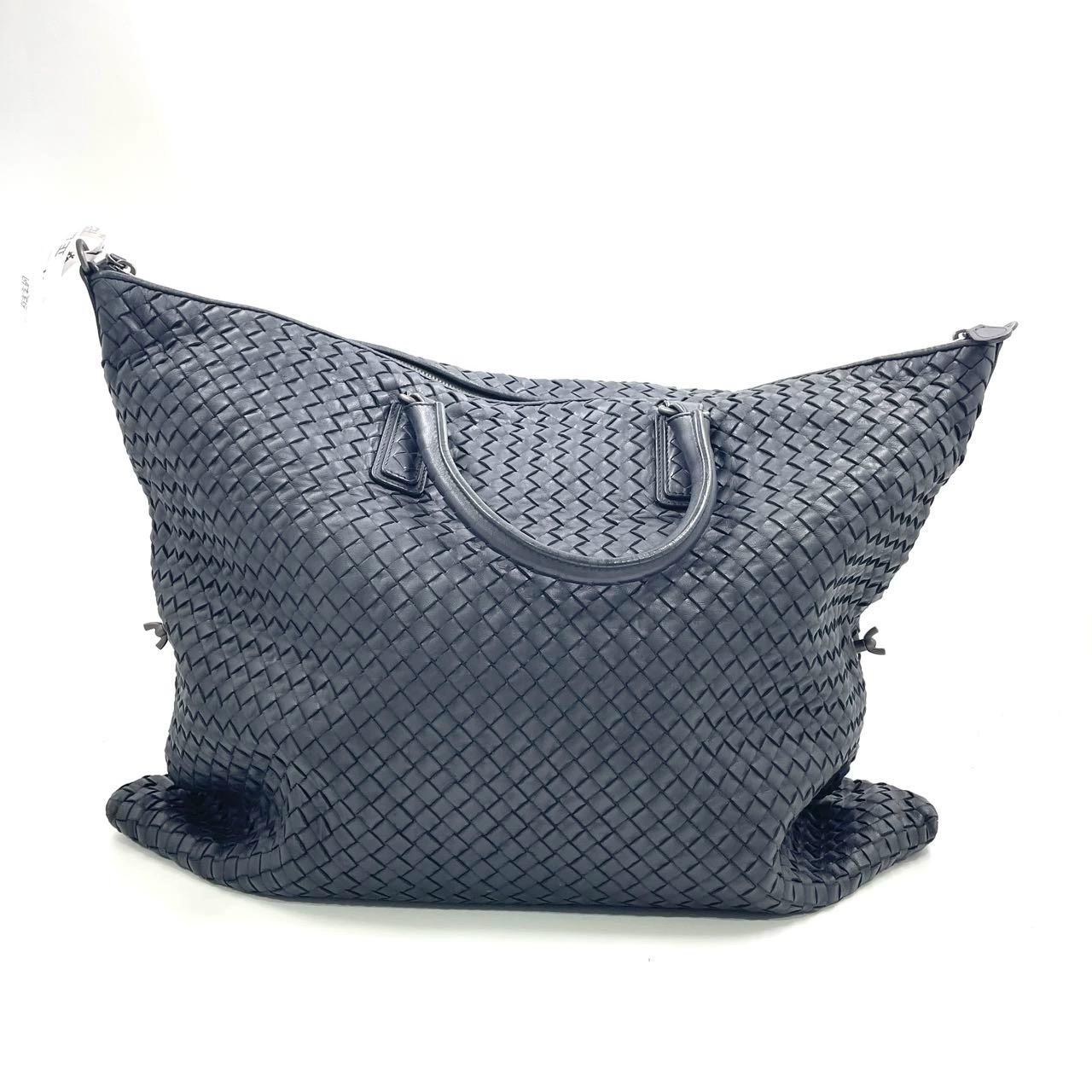 Bottega Veneta Maxi Convertible Tote Dark Navy Leather 50cm Bon état - En vente à AUBERVILLIERS, FR