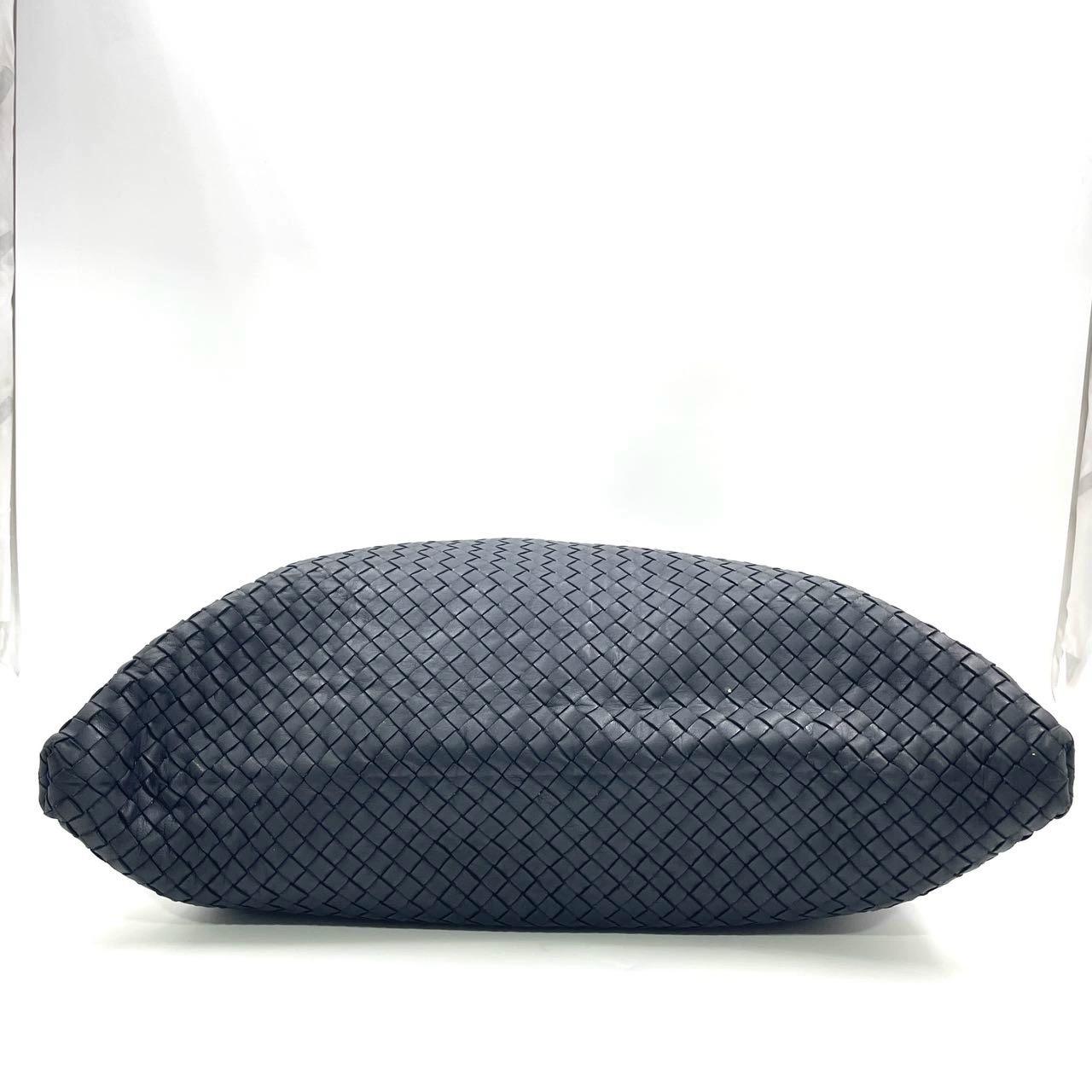 Bottega Veneta Maxi Convertible Tote Dark Navy Leather 50cm en vente 3