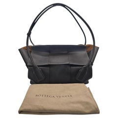 Bottega Veneta Maxi Intrecciato Arco 56 Tragetasche