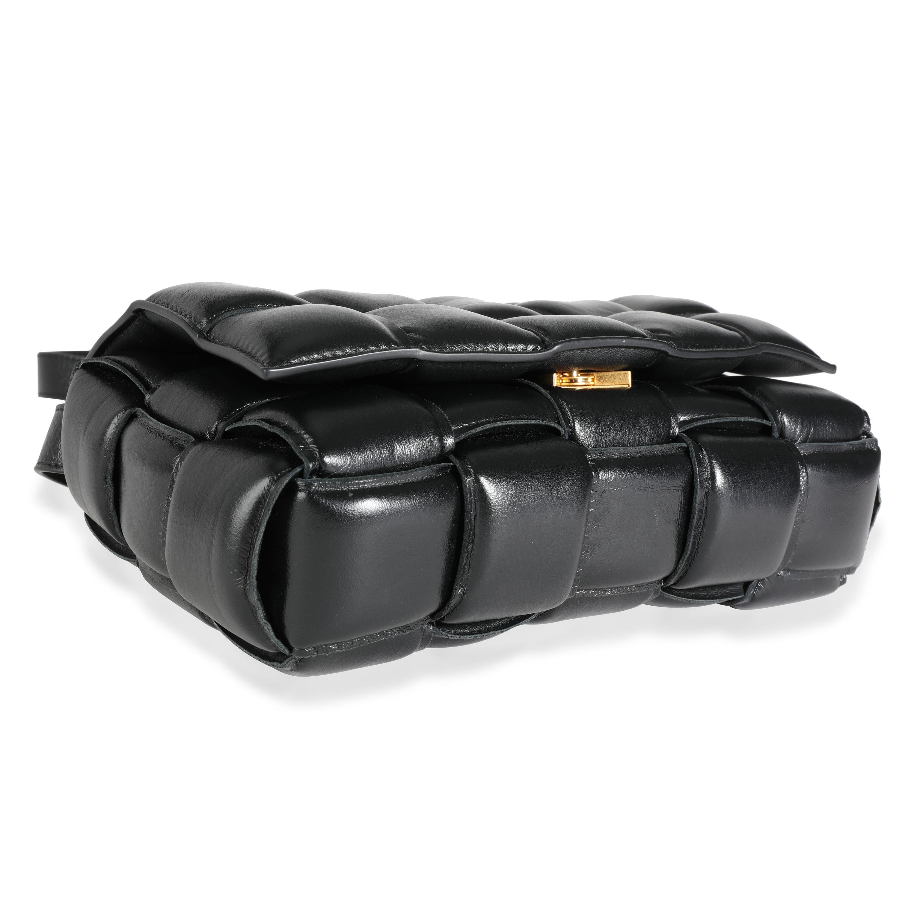  Bottega Veneta Maxi Intrecciato Leather Padded Cassette Bag In Excellent Condition In New York, NY