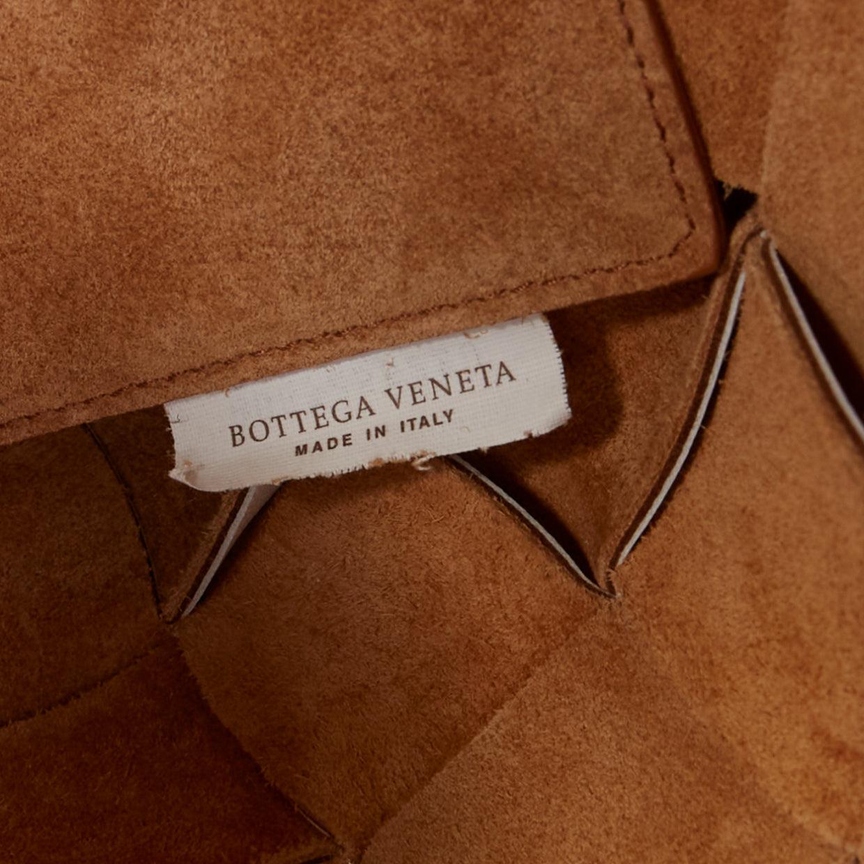 Bottega Veneta Maxi Intreccio Cabat bianco maxi tote in pelle intrecciata in vendita 5