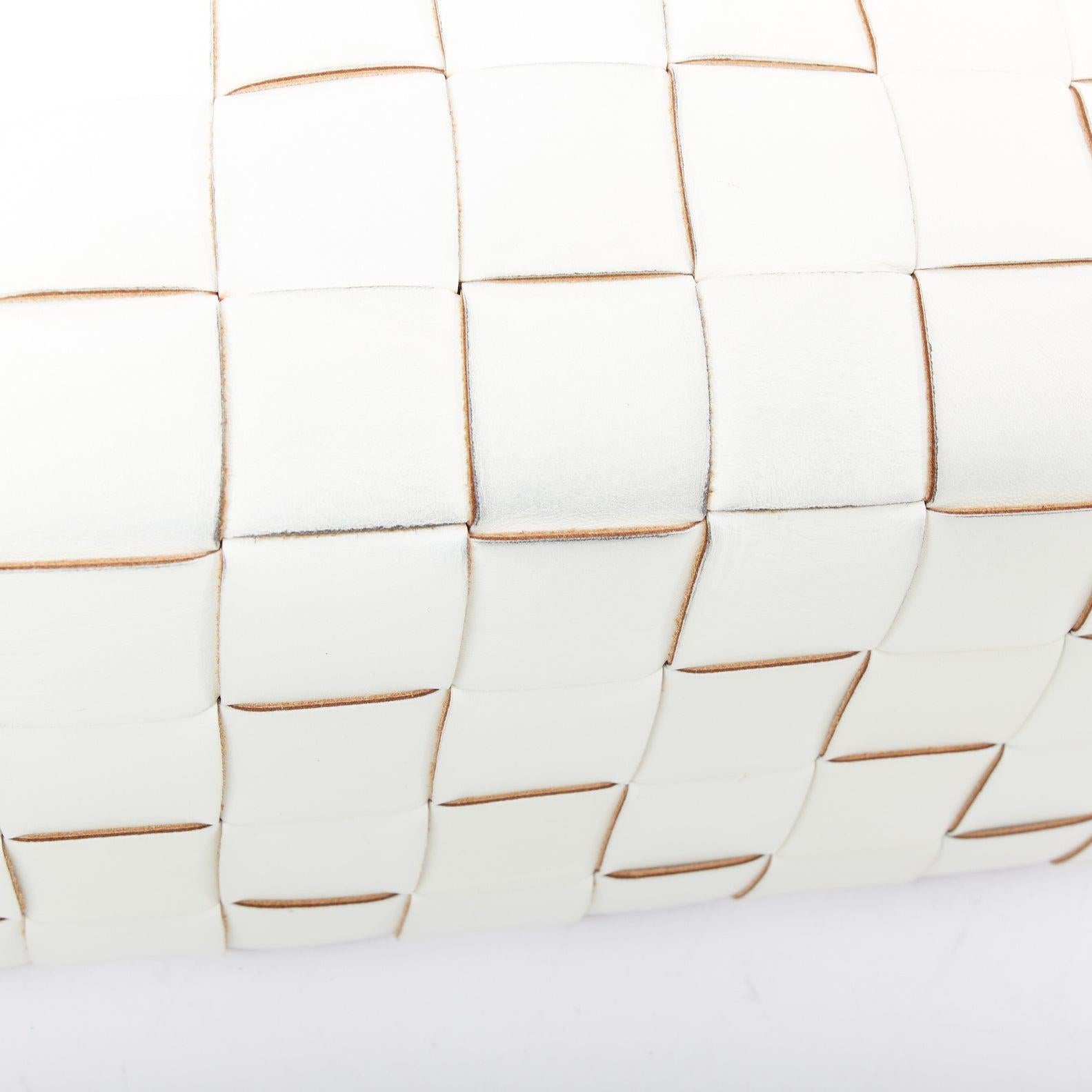 Bottega Veneta Maxi Intreccio Cabat bianco maxi tote in pelle intrecciata in vendita 2