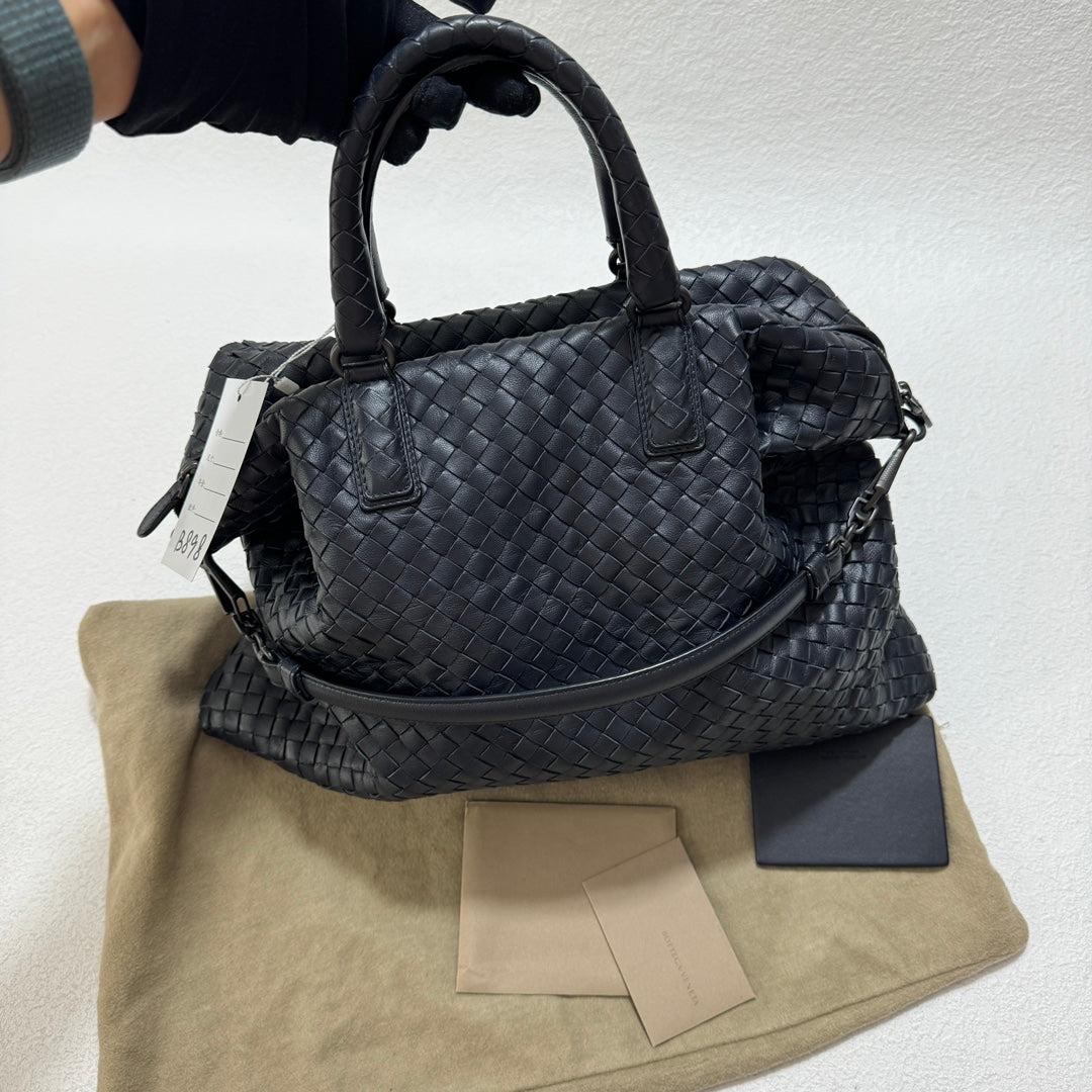 Bottega Veneta Medium Convertible Tote Bag Hobo Black Leather Two-way Carry 40cm In Excellent Condition In AUBERVILLIERS, FR