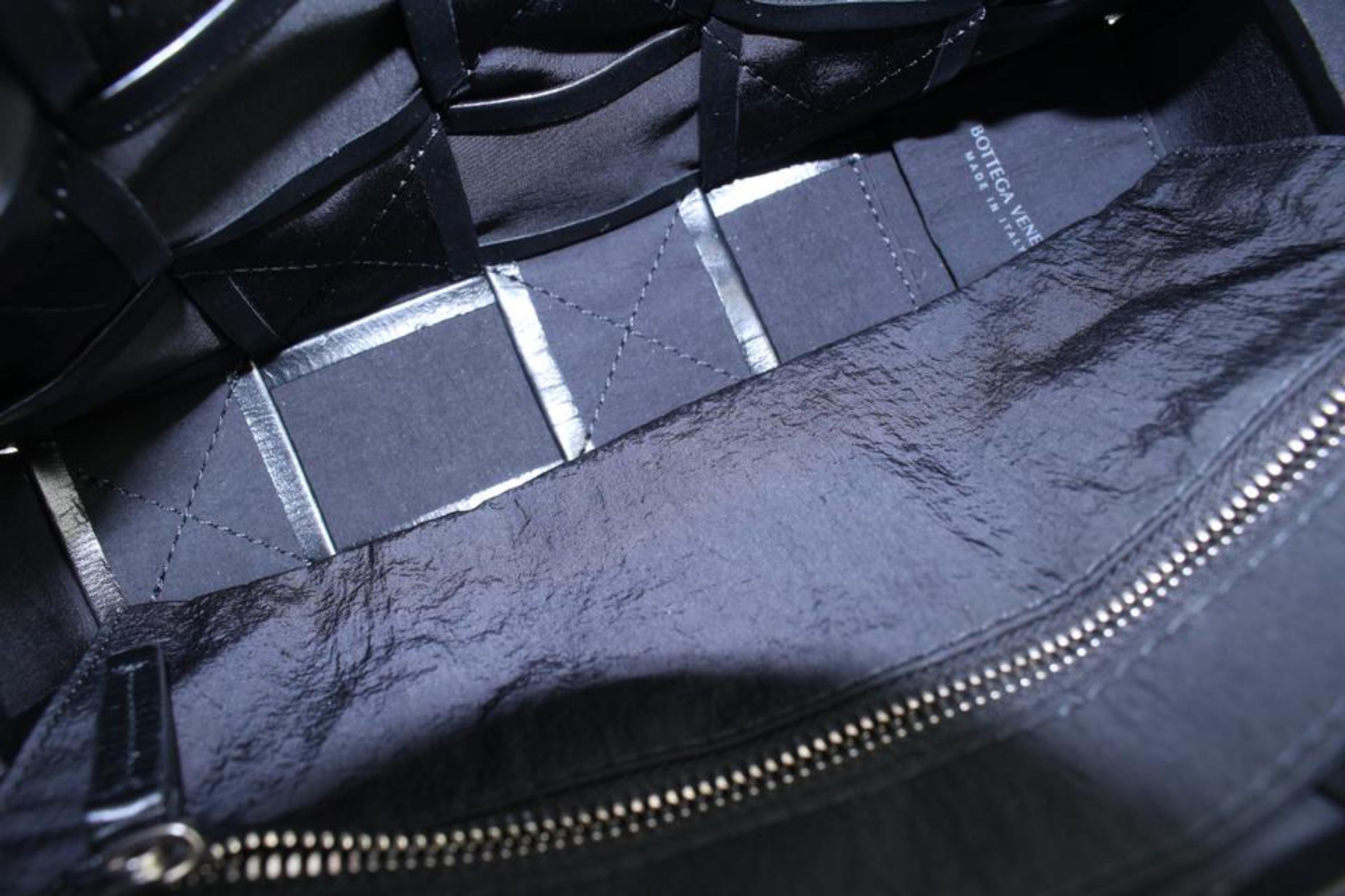 Bottega Veneta Men's Black Leather Intreccio Cassette Crossbody Clutch 0BV311 3