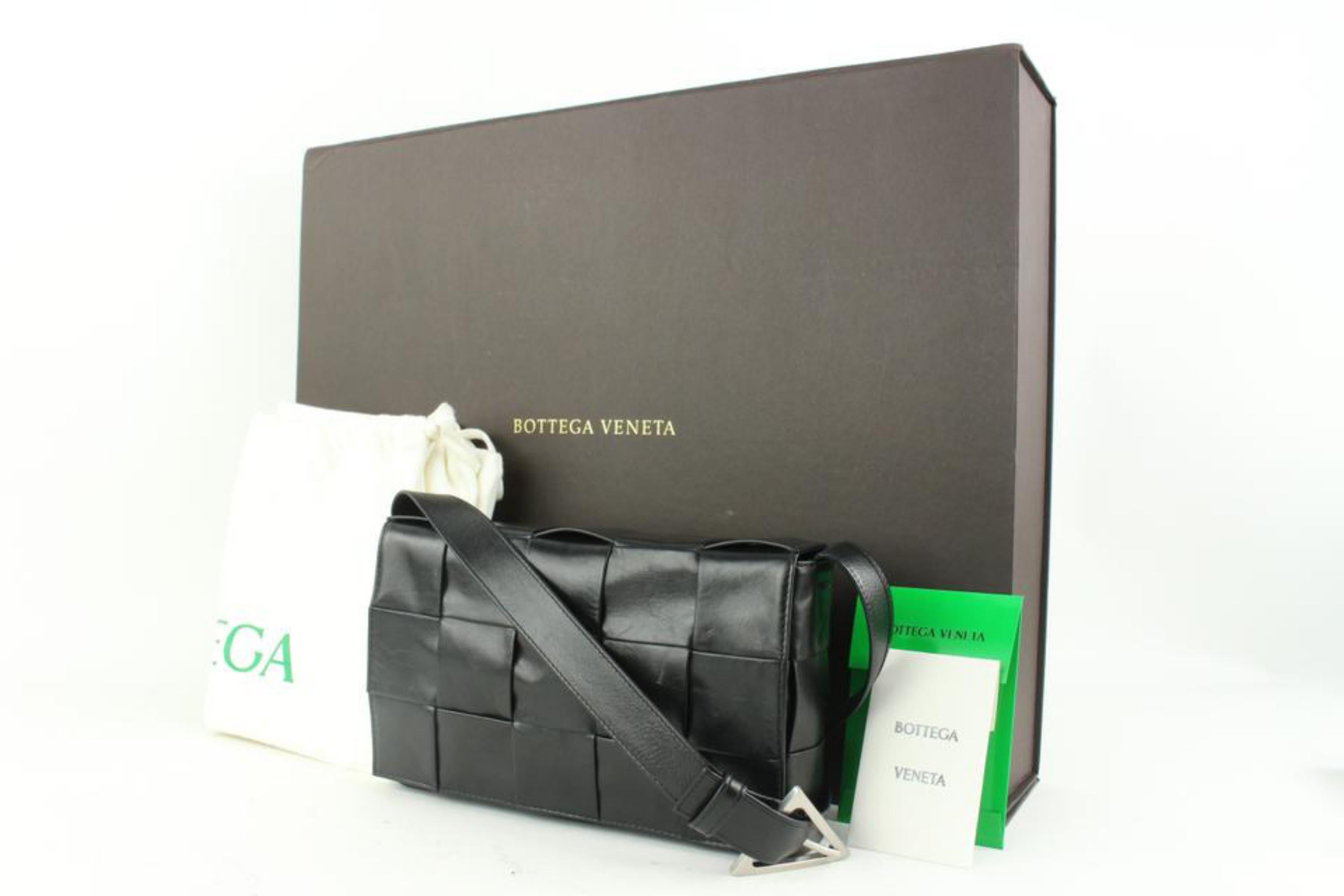 Bottega Veneta Men's Black Leather Intreccio Cassette Crossbody Clutch 0BV311 5