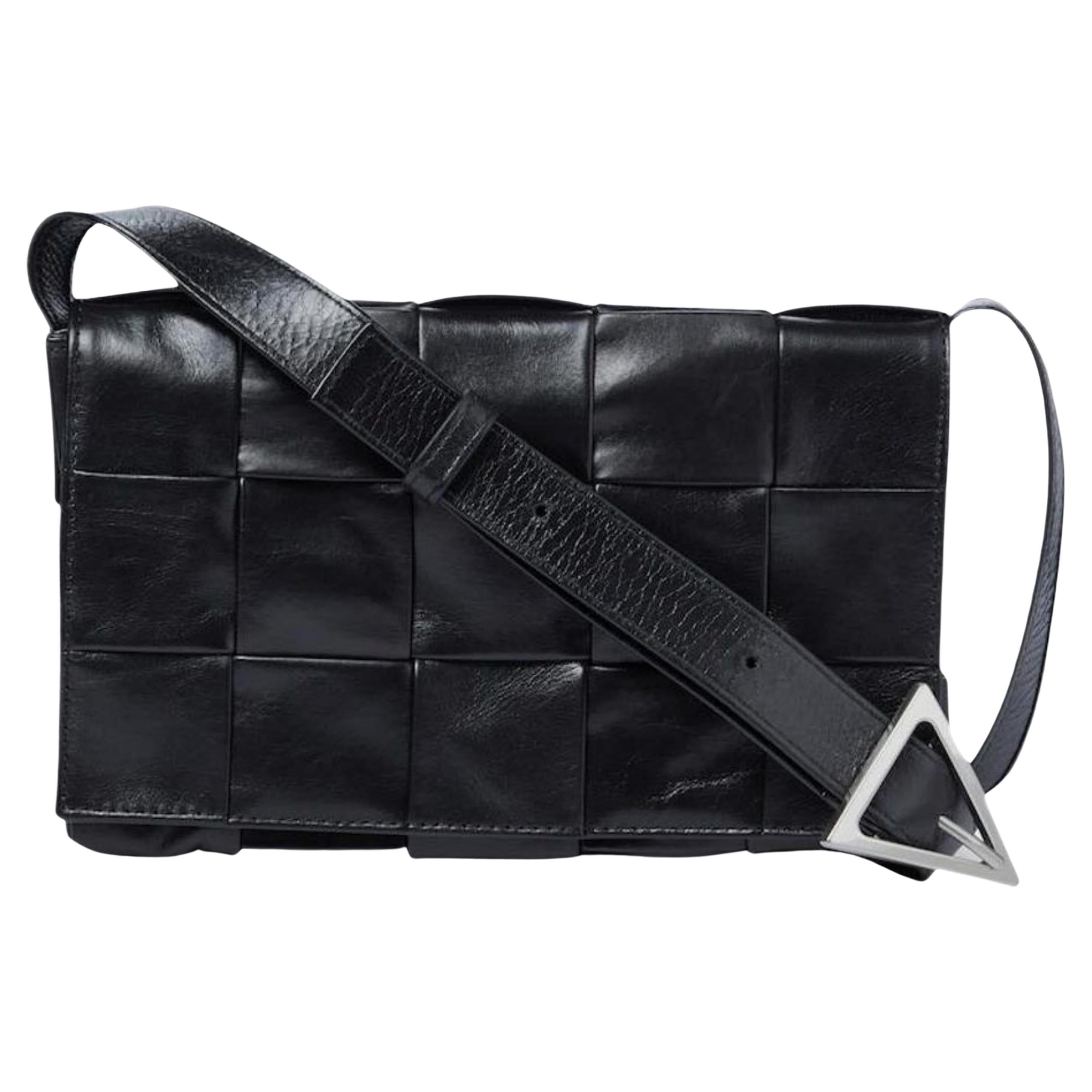 Bottega Veneta Men's Black Leather Intreccio Cassette Crossbody Clutch 0BV311