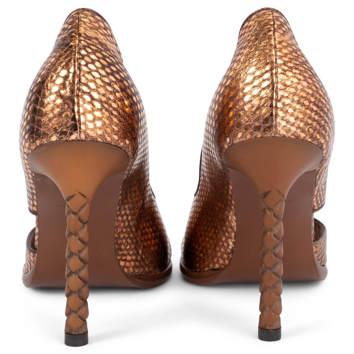 BOTTEGA VENETA metallic copper Faux Snakeskin Sandals Shoes 38.5 In New Condition For Sale In Zürich, CH