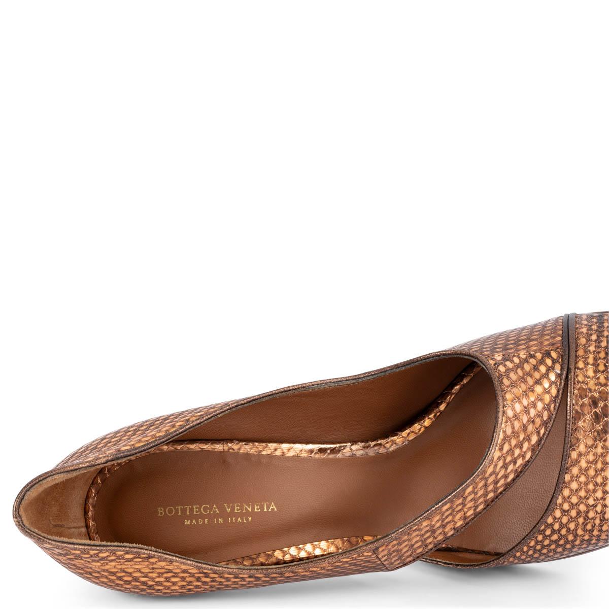 BOTTEGA VENETA metallic copper Faux Snakeskin Sandals Shoes 38.5 For Sale 2