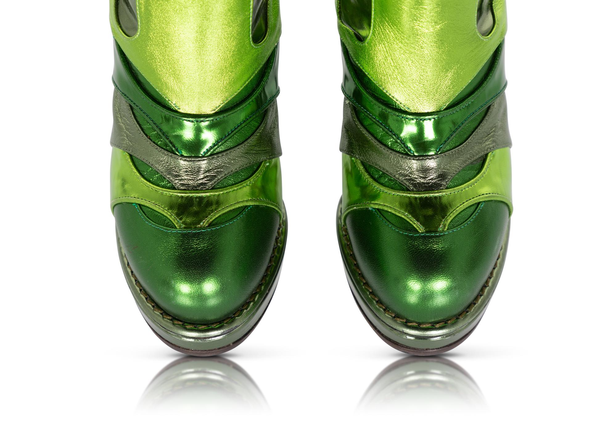 Bottega Veneta Metallic Green Leather Ankle Boots, 2010 Size 5 In Excellent Condition In Boca Raton, FL