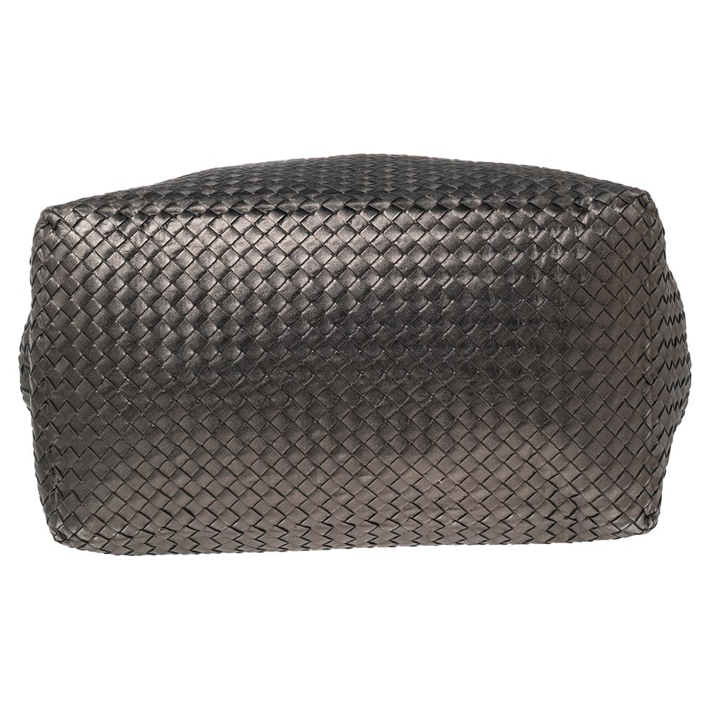 Bottega Veneta Metallic Intrecciato Leather Large Cesta Tote In Good Condition In Dubai, Al Qouz 2