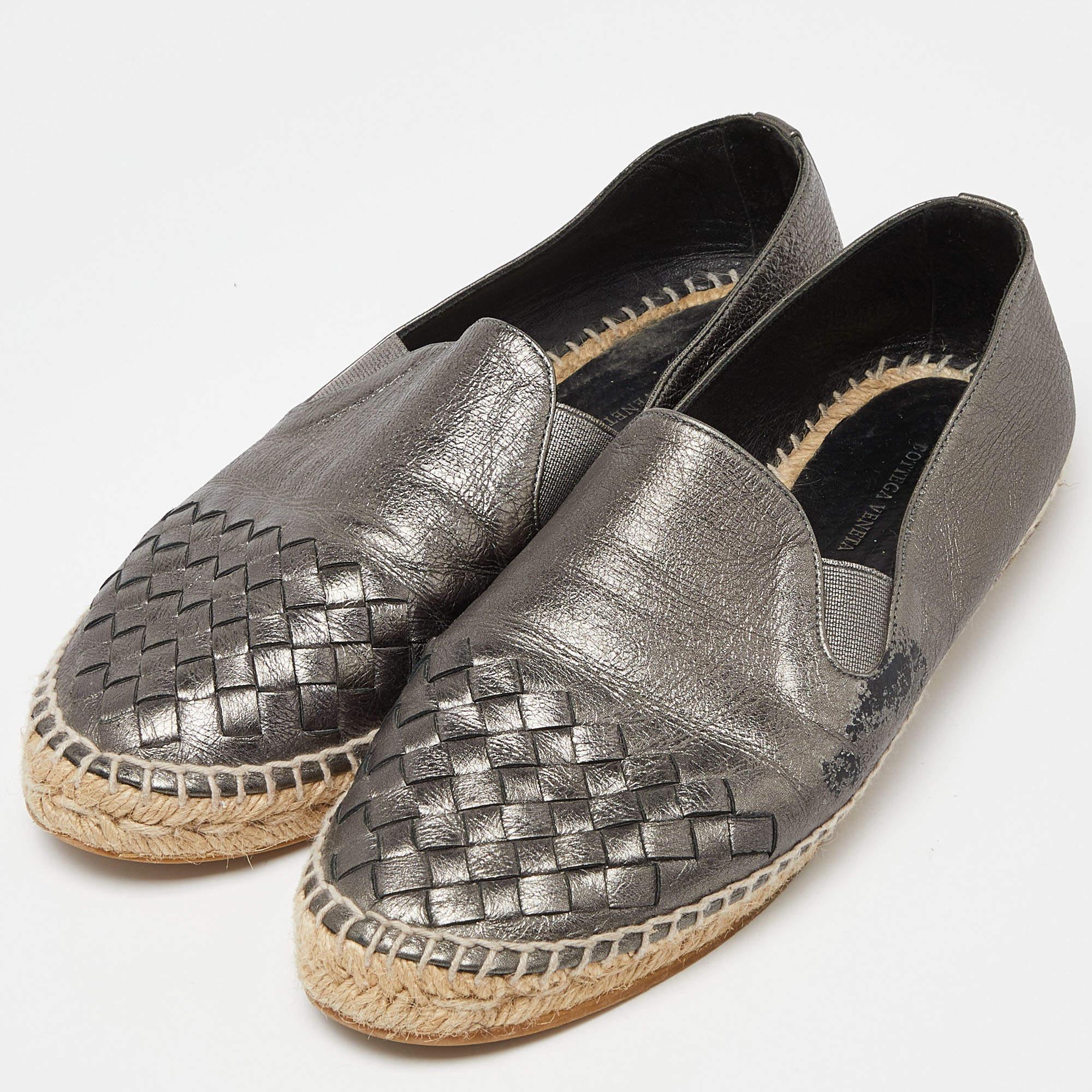 Ces chaussures plates Bottega Veneta de bonne facture vous couvrent pour vos projets de toute la journée. Ils se présentent sous une forme polyvalente et sont très agréables à porter.