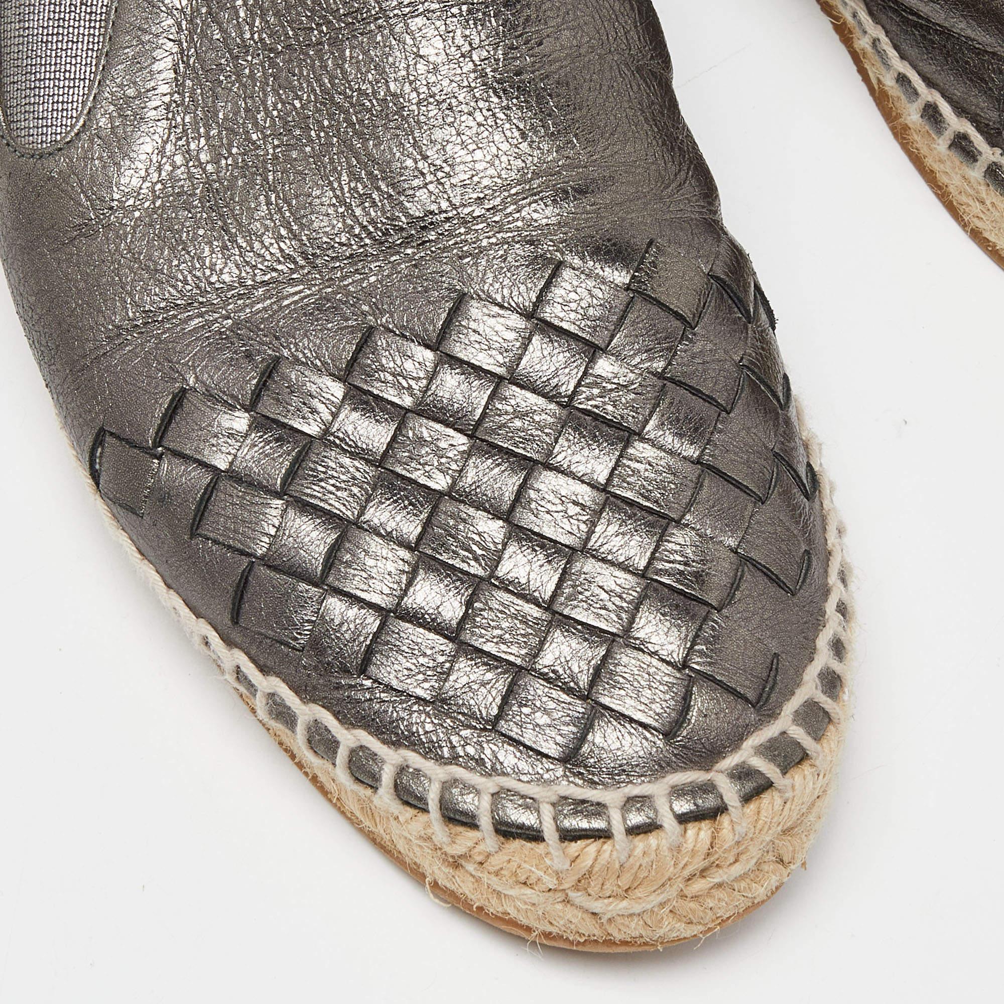 Bottega Veneta Espadrille plates en cuir métallisé taille 39 en vente 3