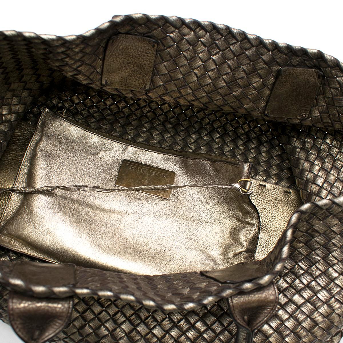 Bottega Veneta Metallic Limited Edition Cabat Pewter Calf Tote In Excellent Condition In London, GB