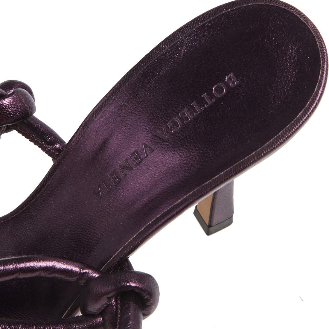 Bottega Veneta Metallic Purple Leather Knot Sandals Size 39 For Sale 2