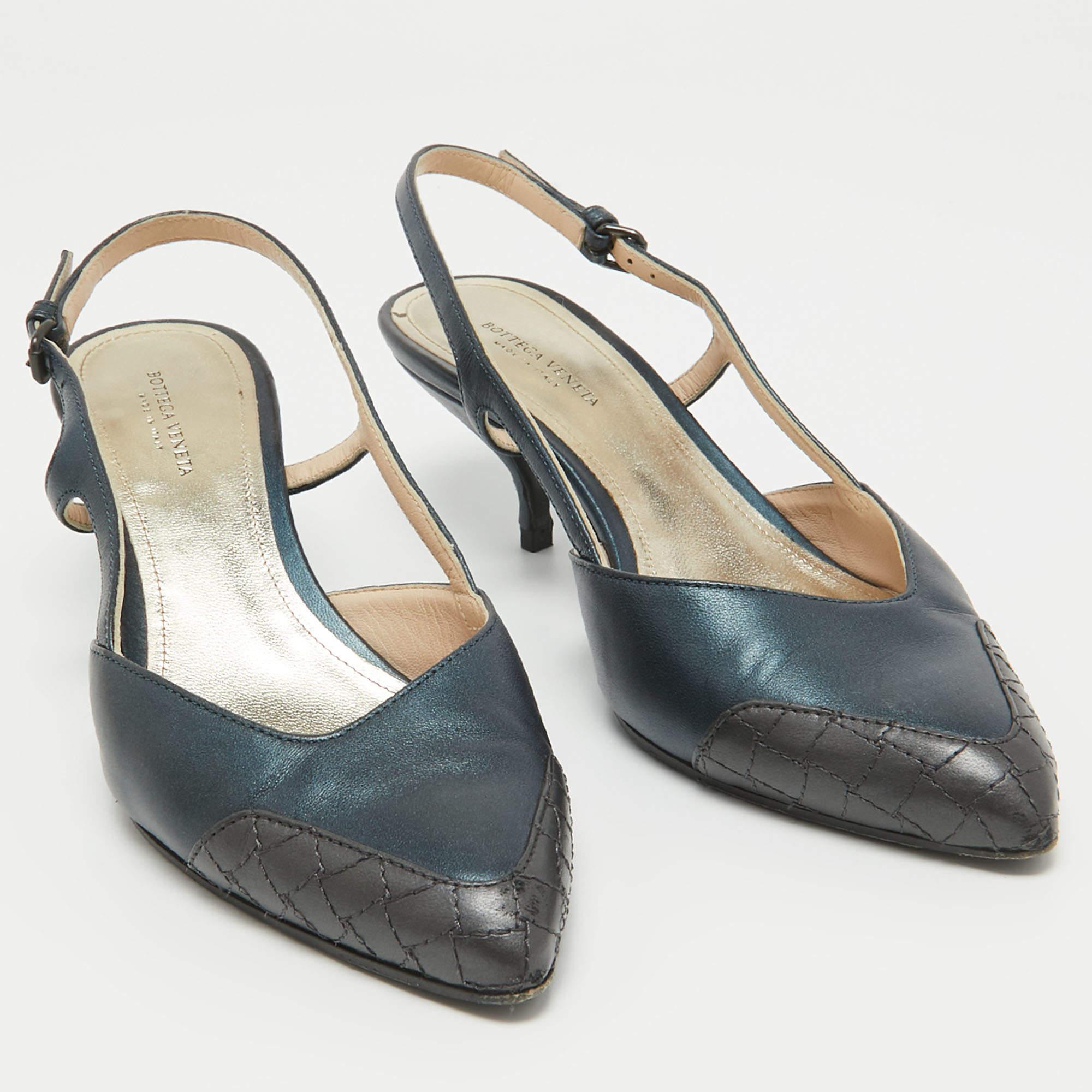 Bottega Veneta Metallic Two Tone Leather Slingback Pumps Size 37 In Good Condition In Dubai, Al Qouz 2