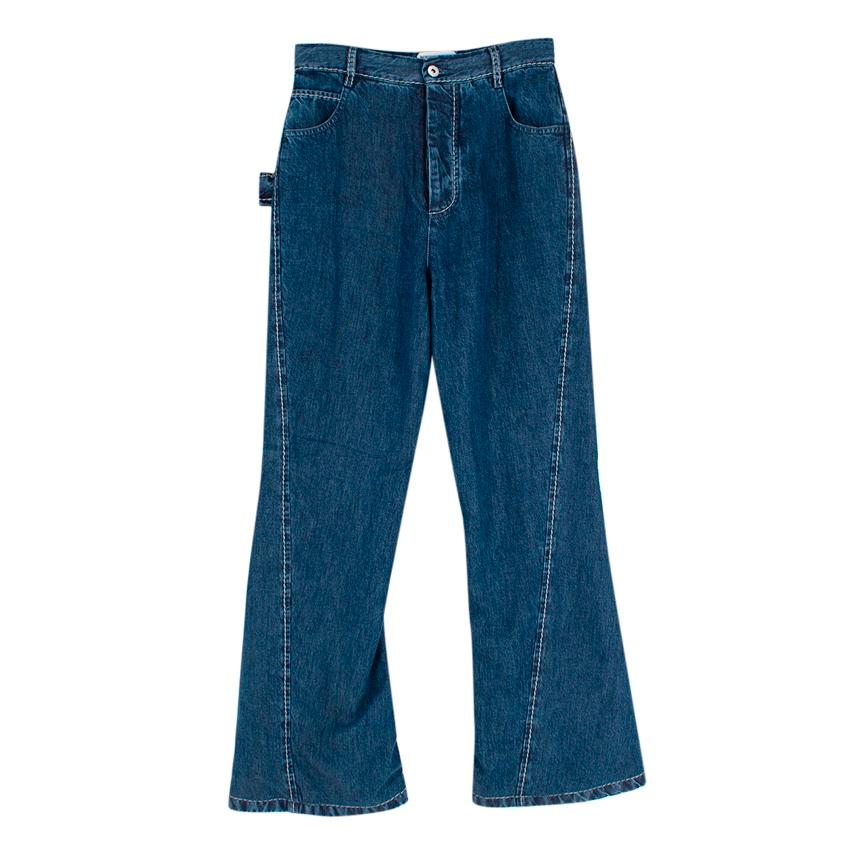 Vaqueros acolchados acampanados Bottega Veneta Mid-Wash Denim
 

 - Vaquero supersuave azul lavado medio 
 - Detalle de pespunte
 - La fina capa interna de acolchado proporciona una silueta suavemente estructurada y una dimensión extra
 - De la