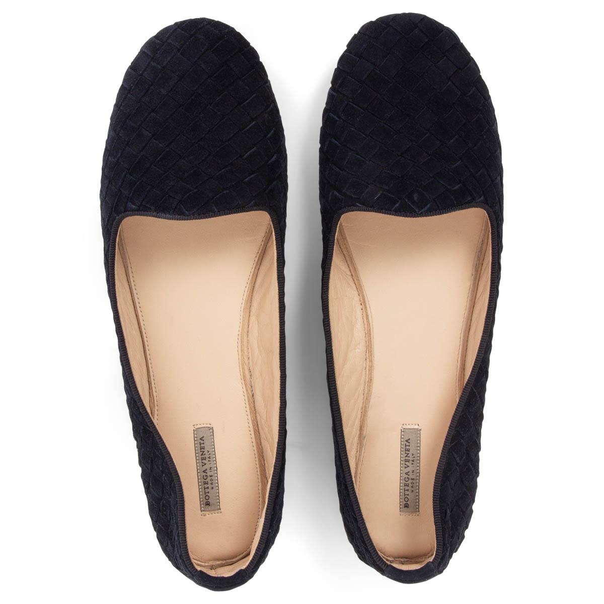 BOTTEGA VENETA Chaussures plates INTRECCIATO en daim bleu nuit 38,5 Excellent état - En vente à Zürich, CH