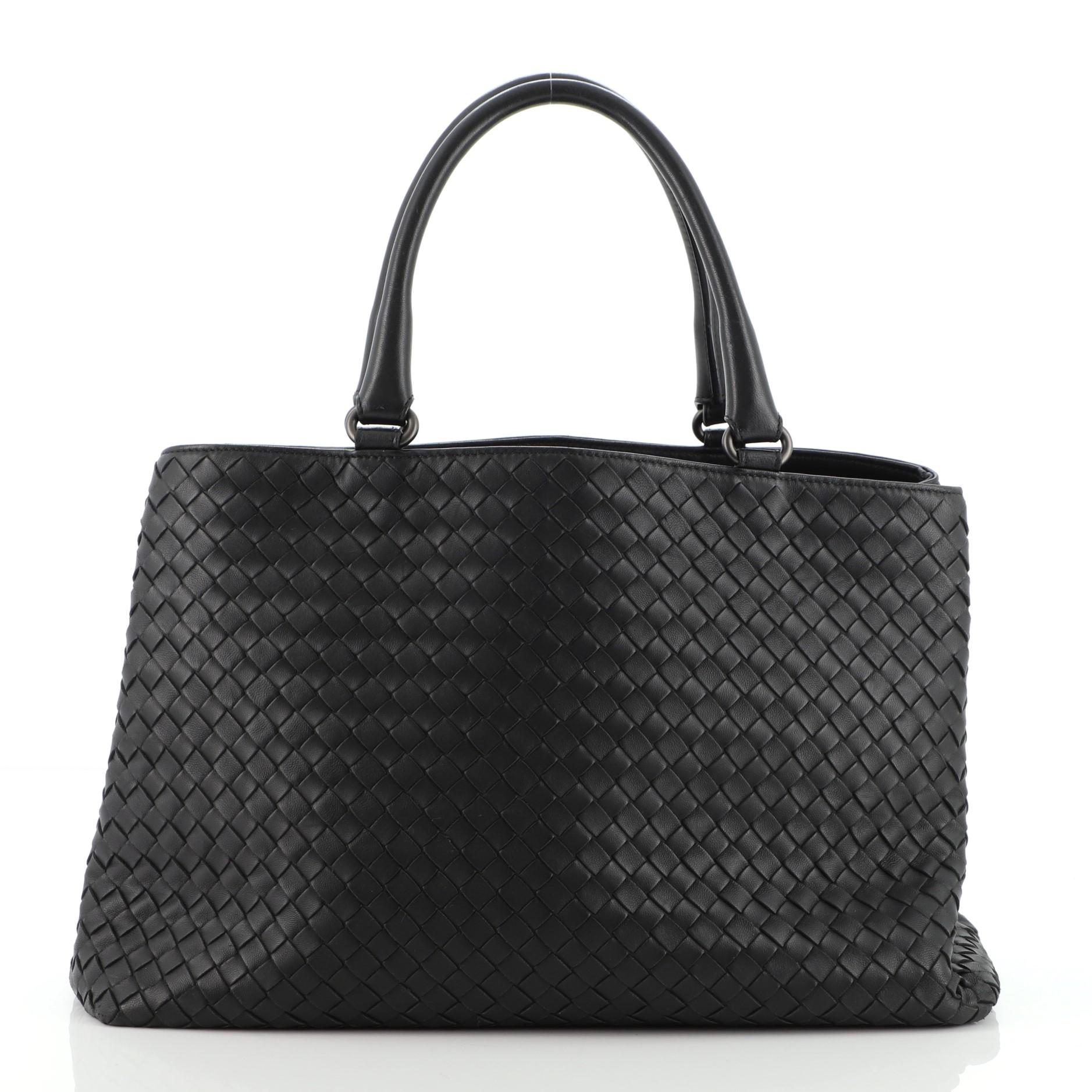 Bottega Veneta Milano Tote Intrecciato Nappa Large In Good Condition In NY, NY