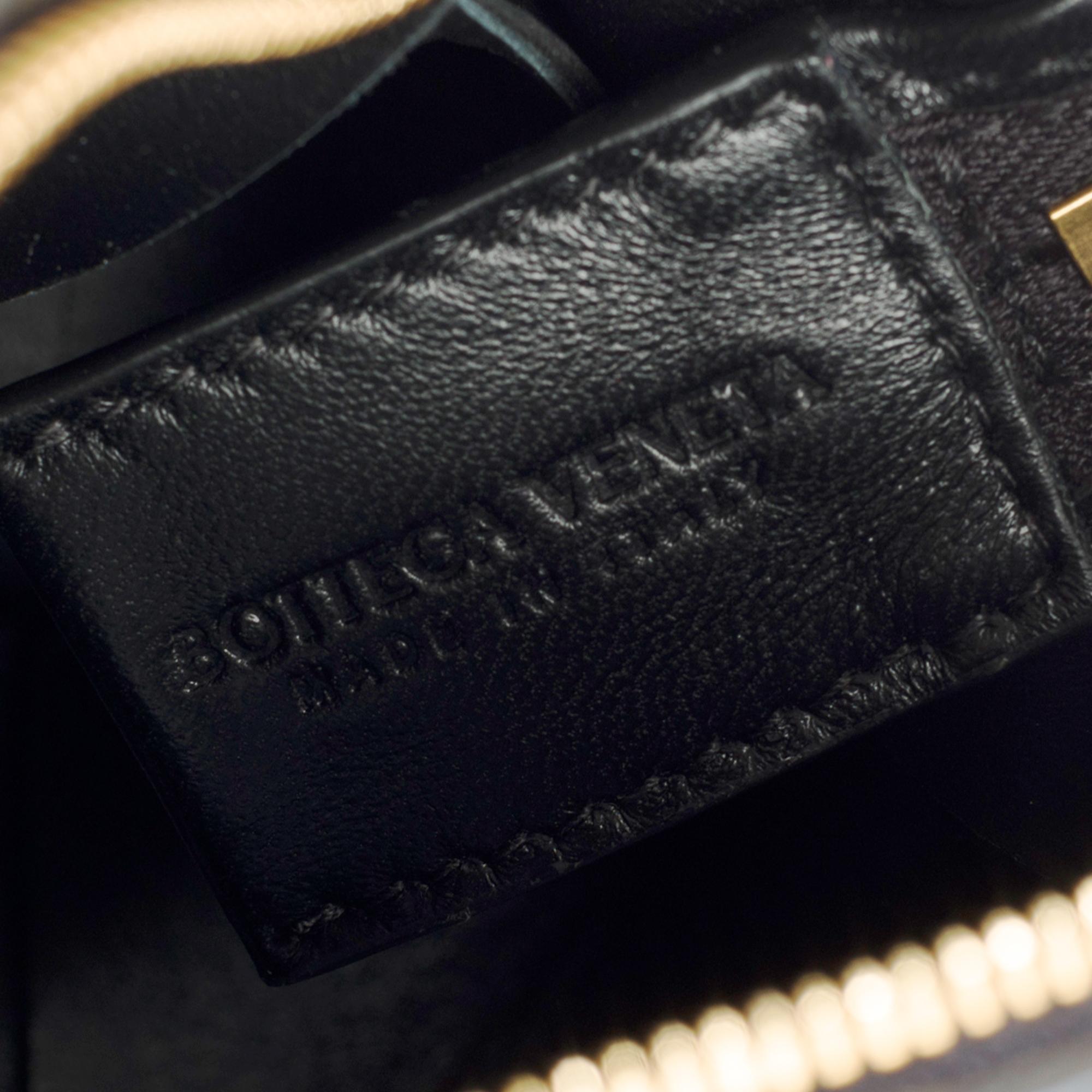 Bottega Veneta Mini Cassette shoulder bag in black lambskin , GHW 4