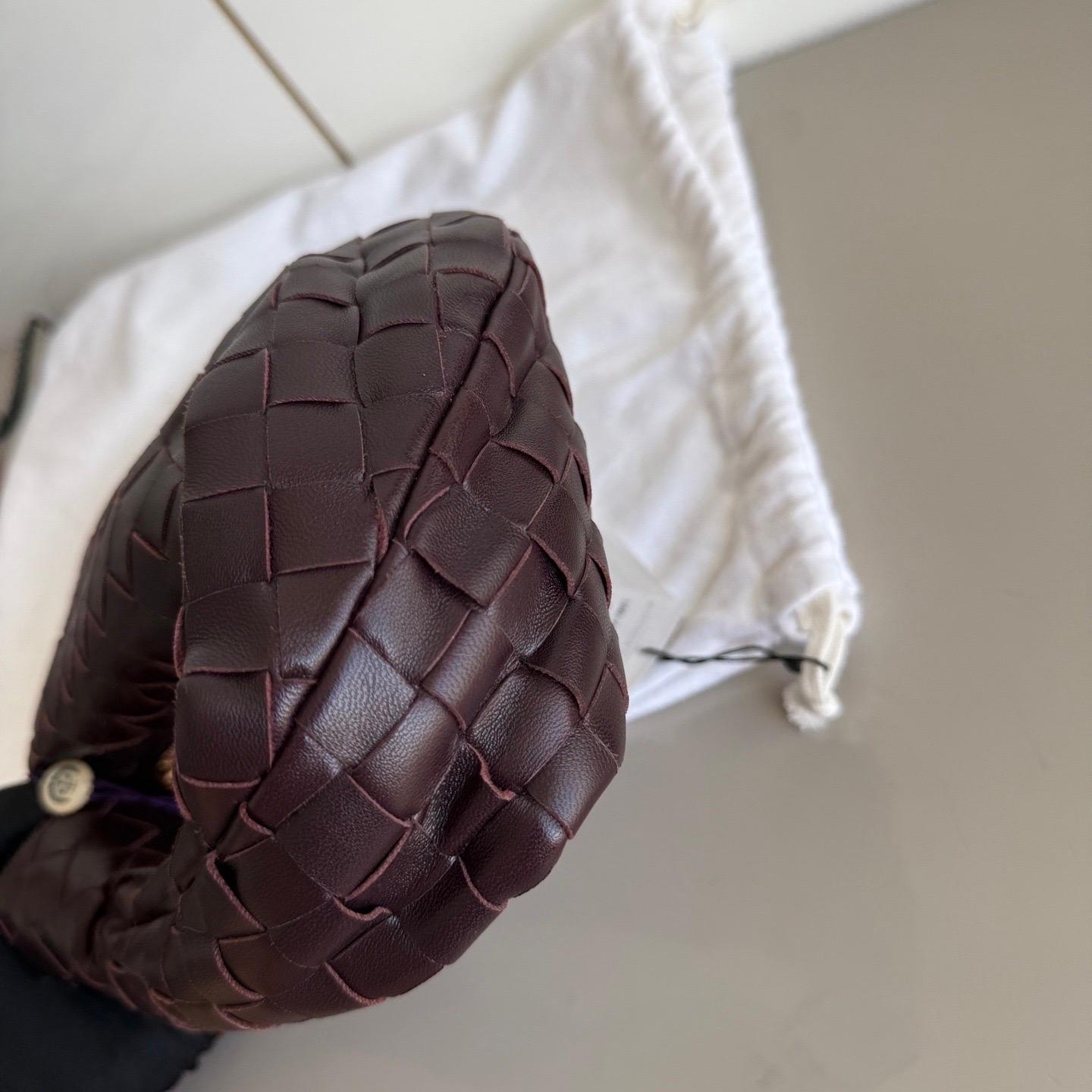Bottega Veneta Mini Jodie Embrague de Piel Intrecciato Vino Borgoña Oscuro en venta 5